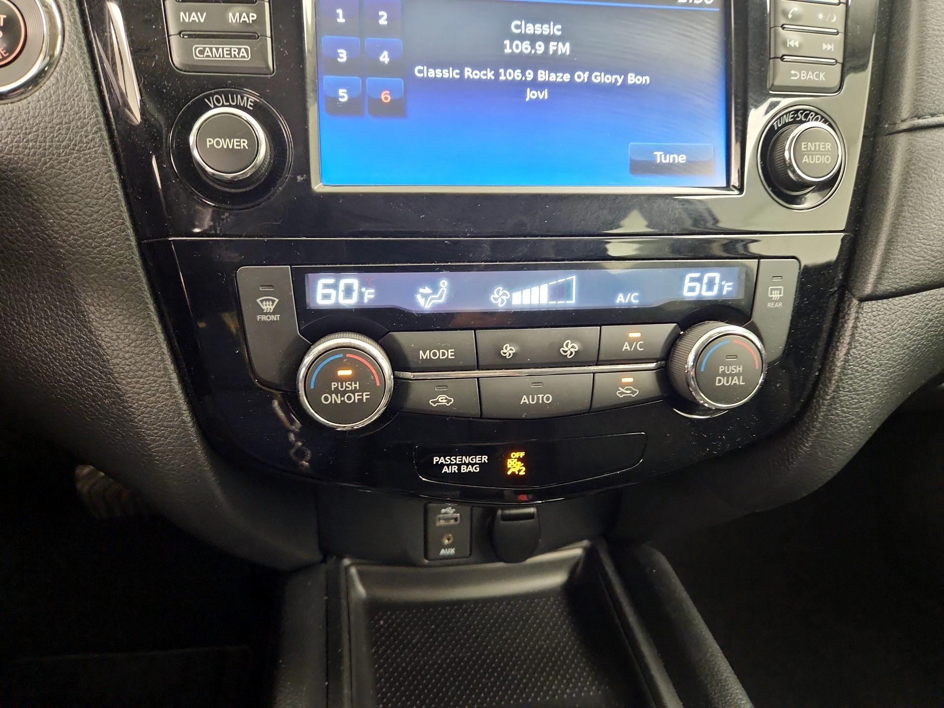 Thumbnail: 2017 Nissan Rogue - 17