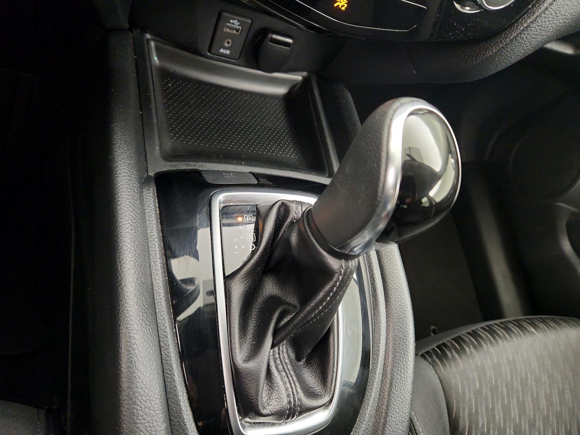 Thumbnail: 2017 Nissan Rogue - 18