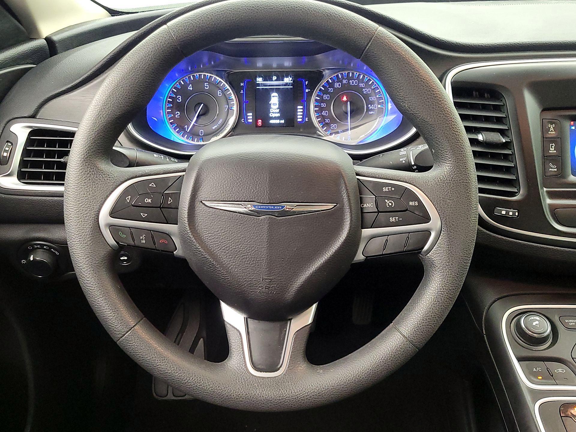 Thumbnail: 2016 Chrysler 200 - 10