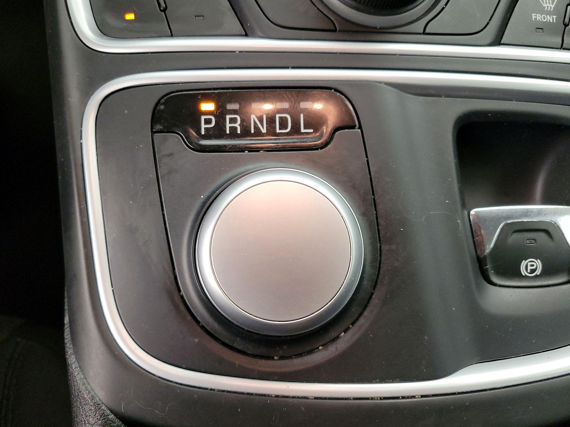 Thumbnail: 2016 Chrysler 200 - 18