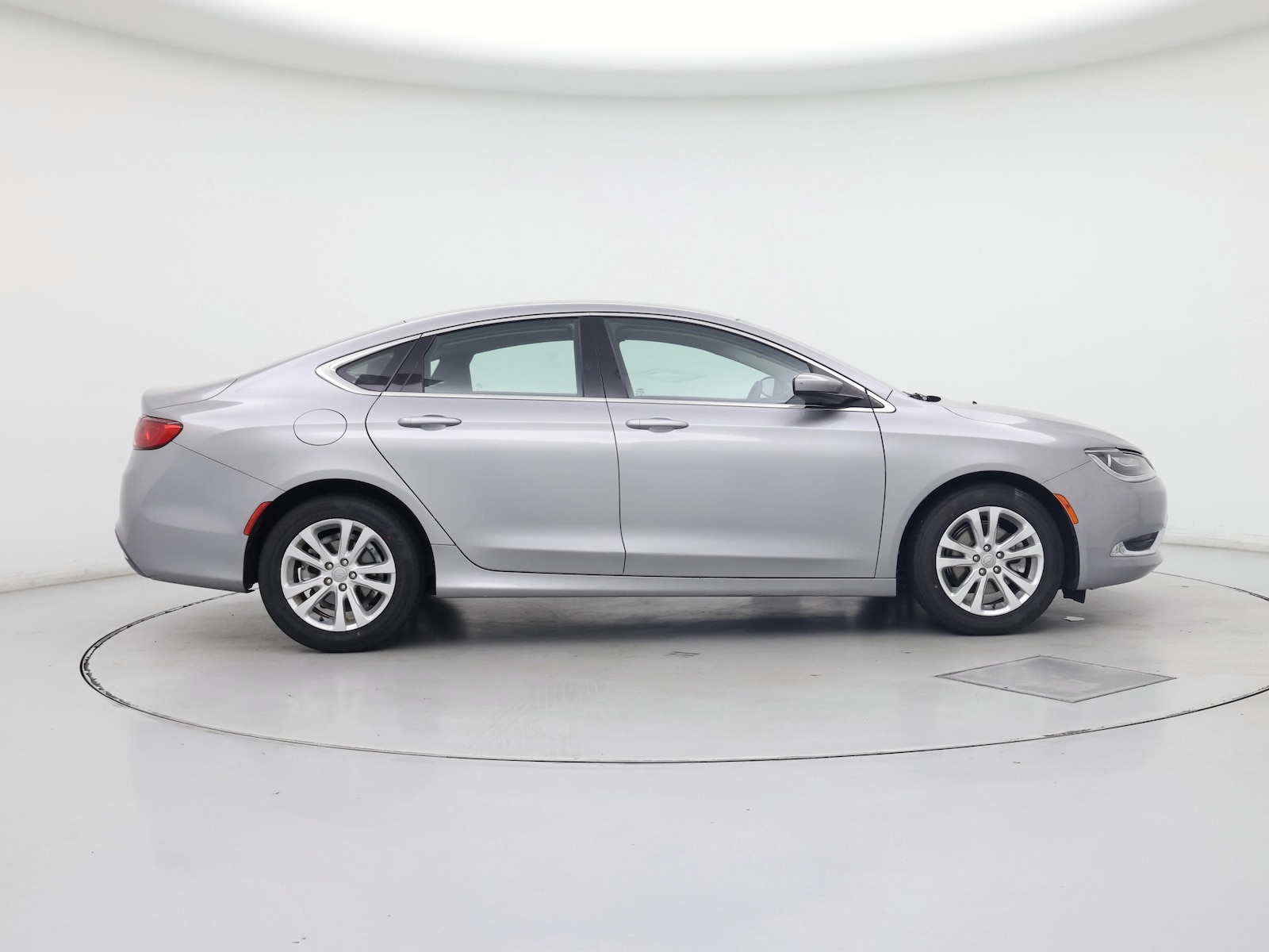 2016 Chrysler 200 Limited - Photo 8