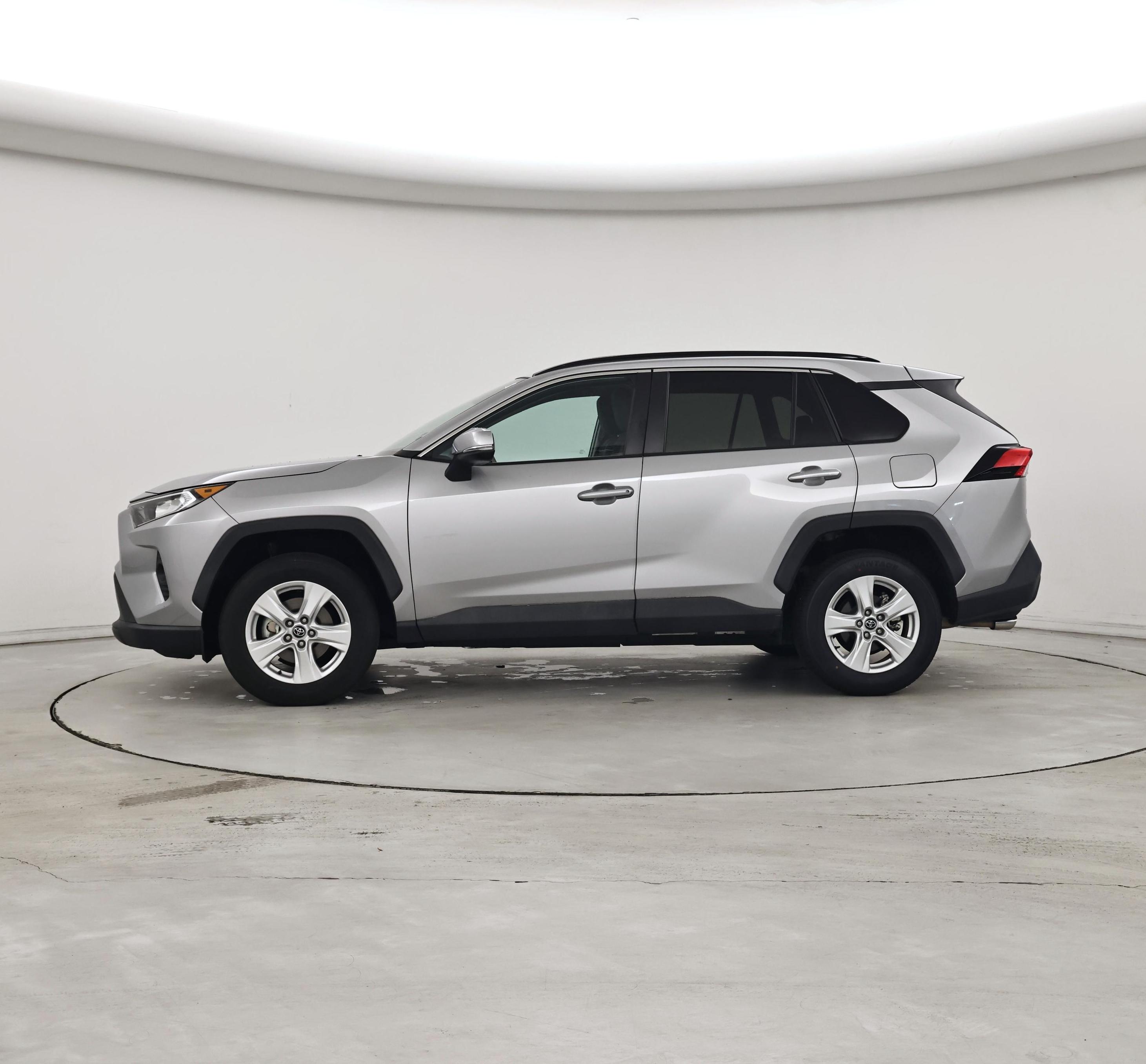 Thumbnail: 2020 Toyota RAV4 - 3