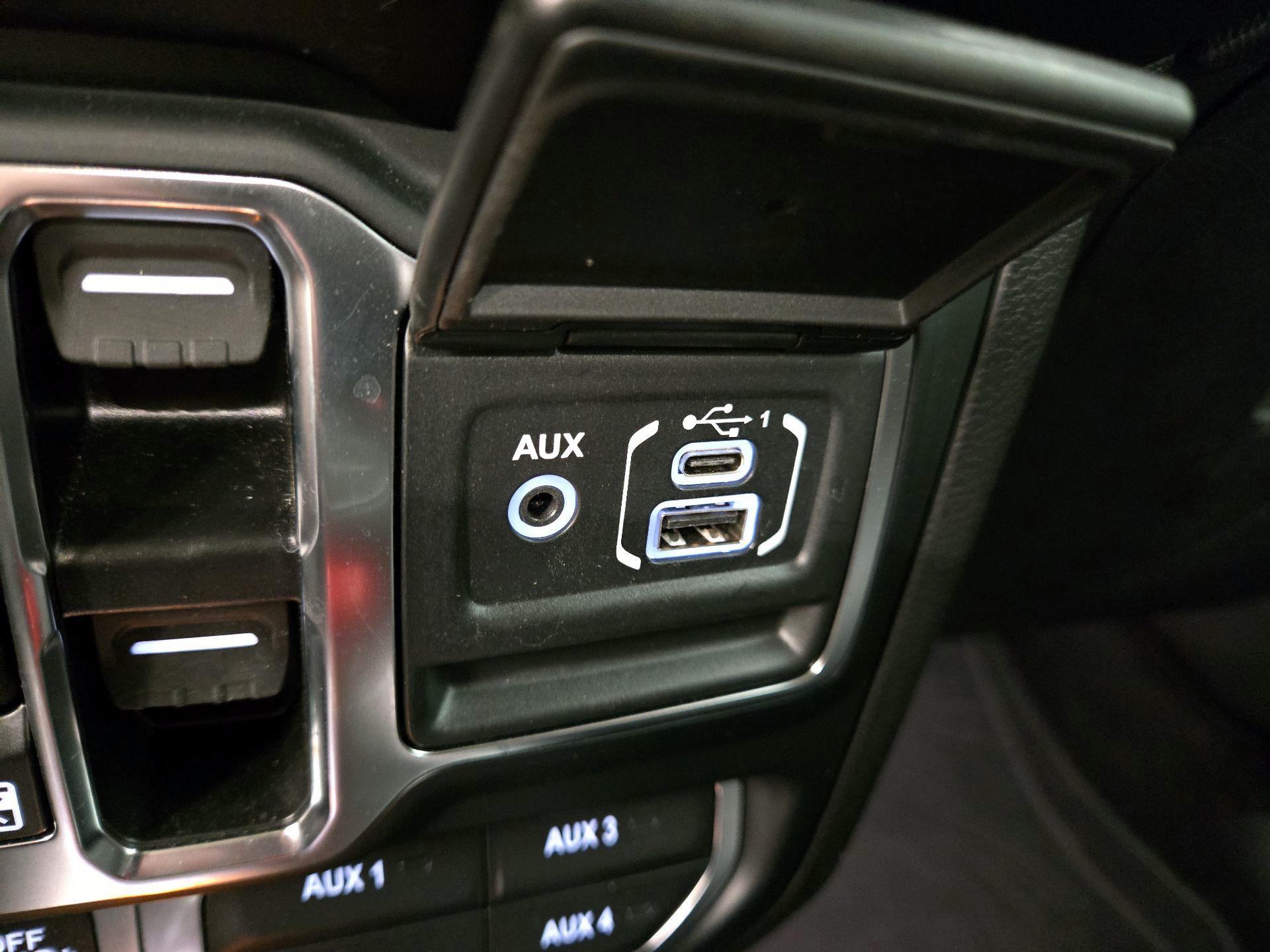 Thumbnail: 2023 Jeep Gladiator - 19