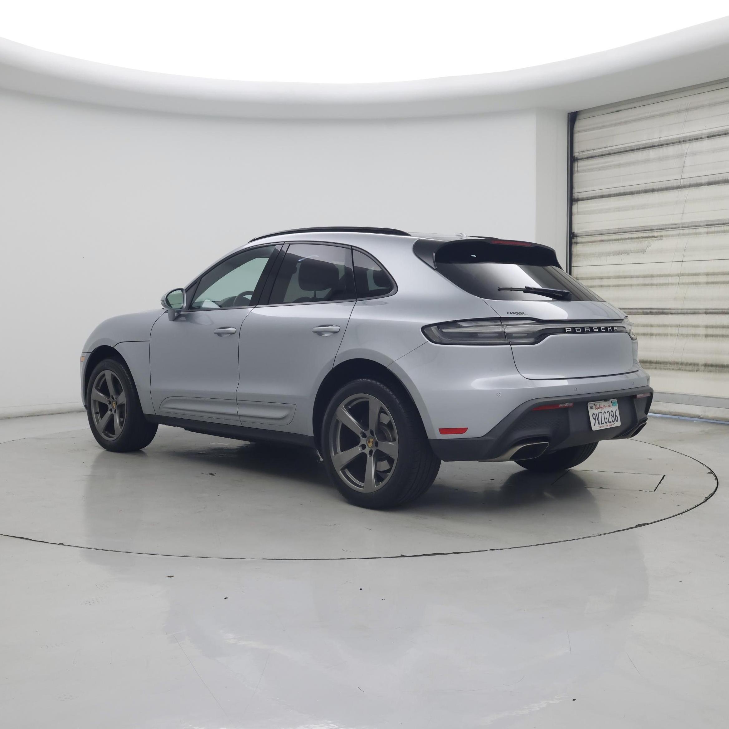 Thumbnail: 2022 Porsche Macan - 2