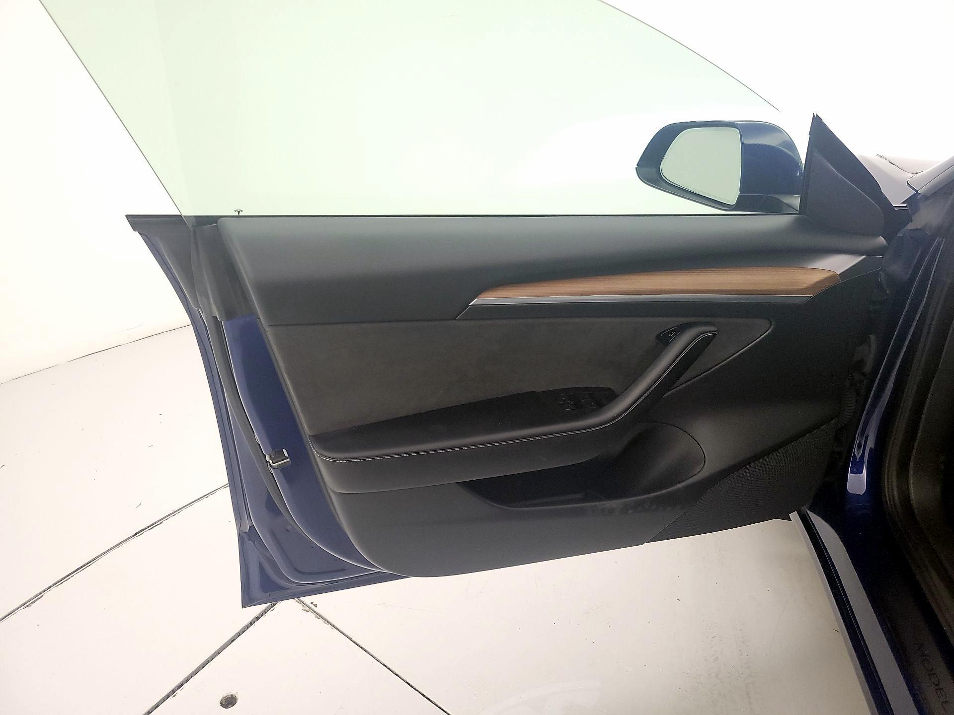 Thumbnail: 2023 Tesla Model 3 - 12