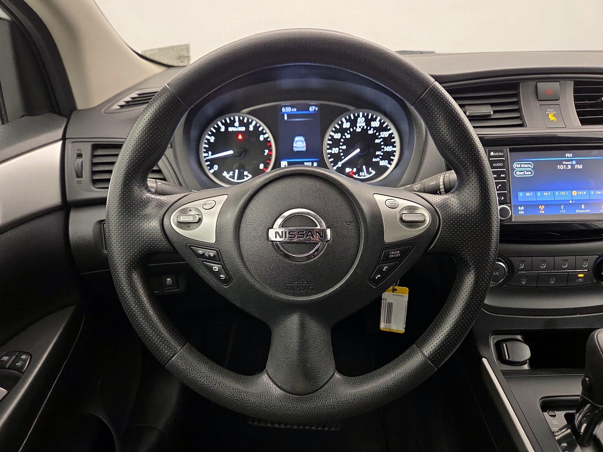 Thumbnail: 2019 Nissan Sentra - 10