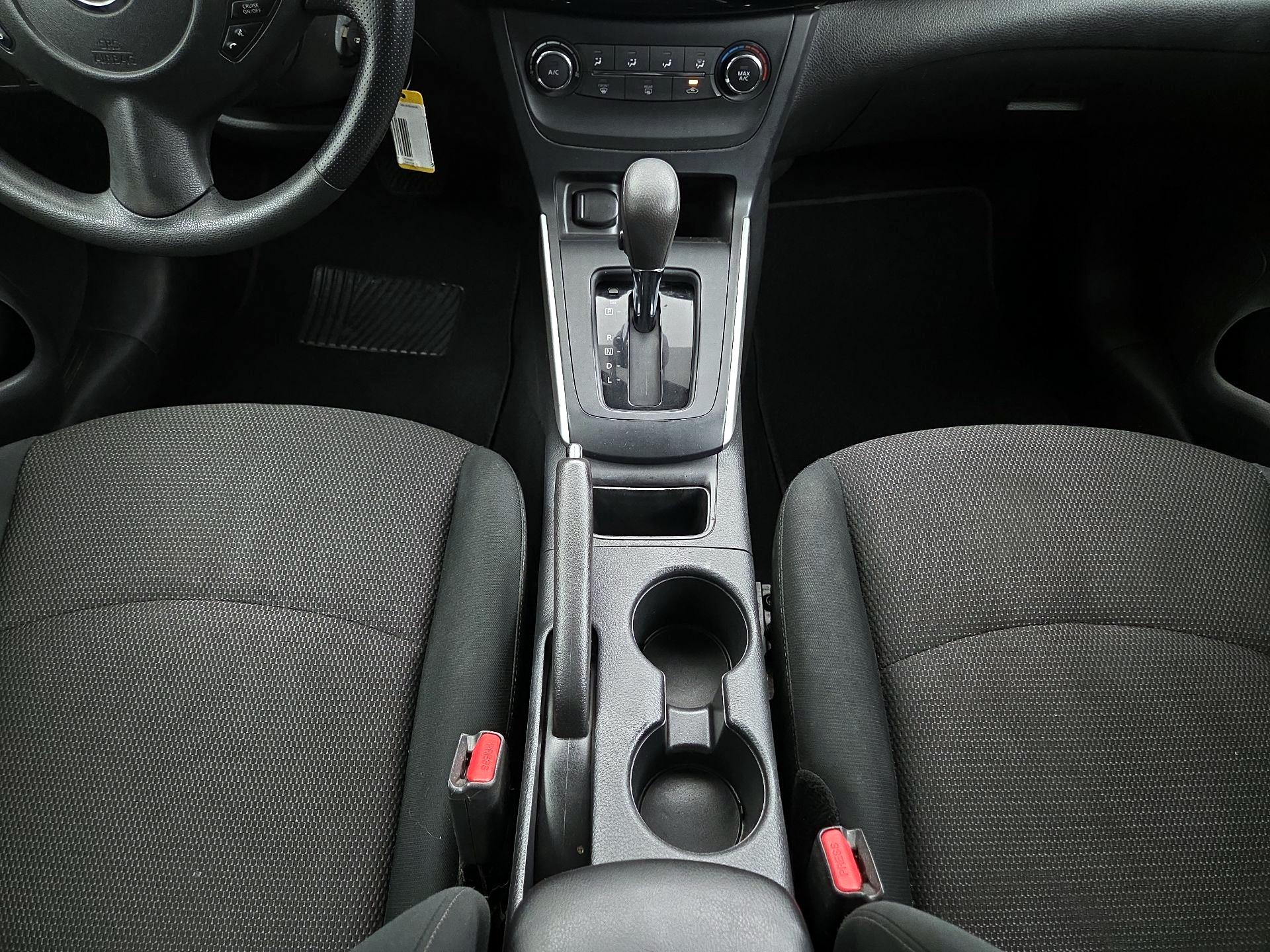 Thumbnail: 2019 Nissan Sentra - 17