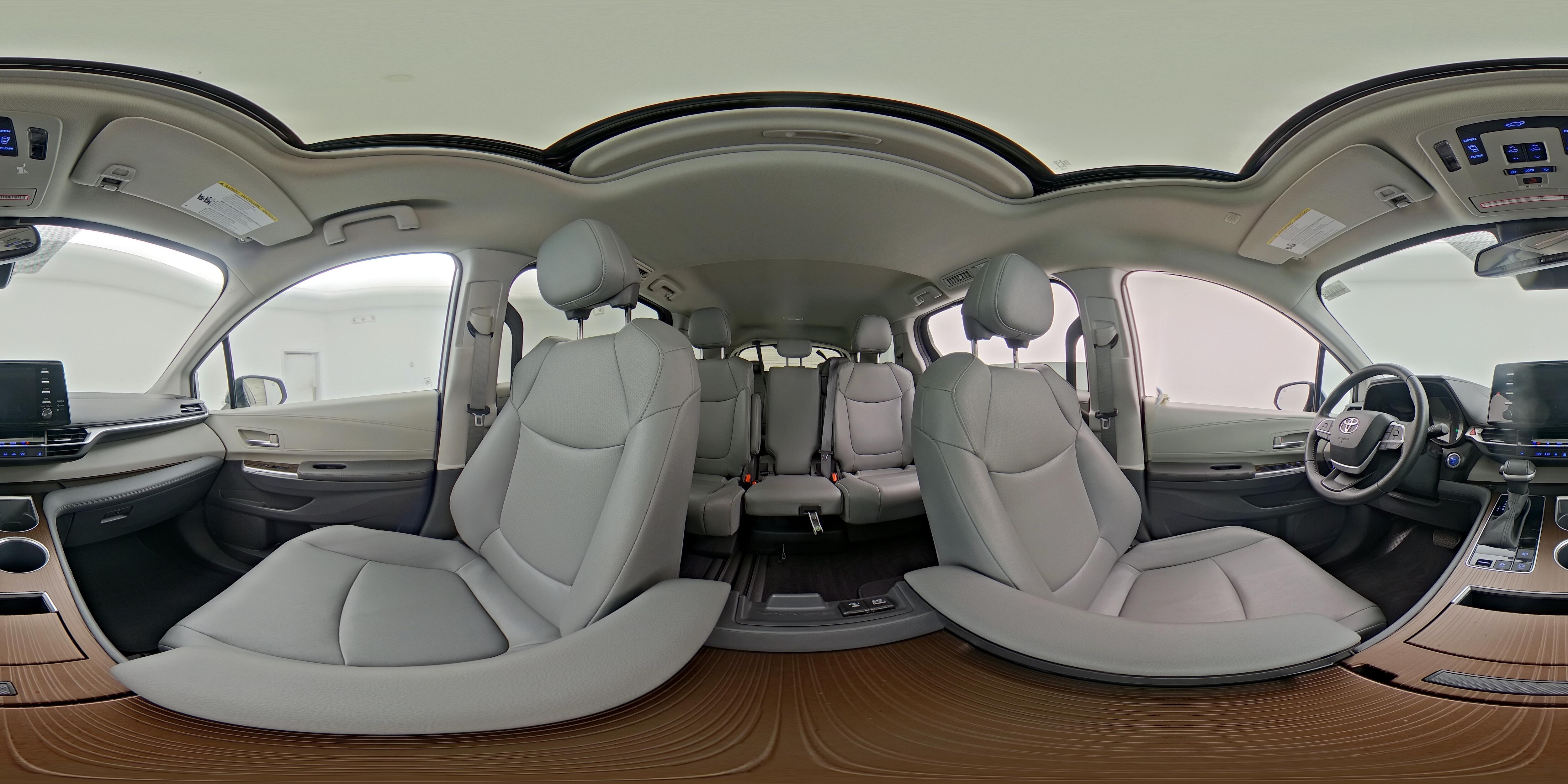 2023 Toyota Sienna XLE - Photo 24