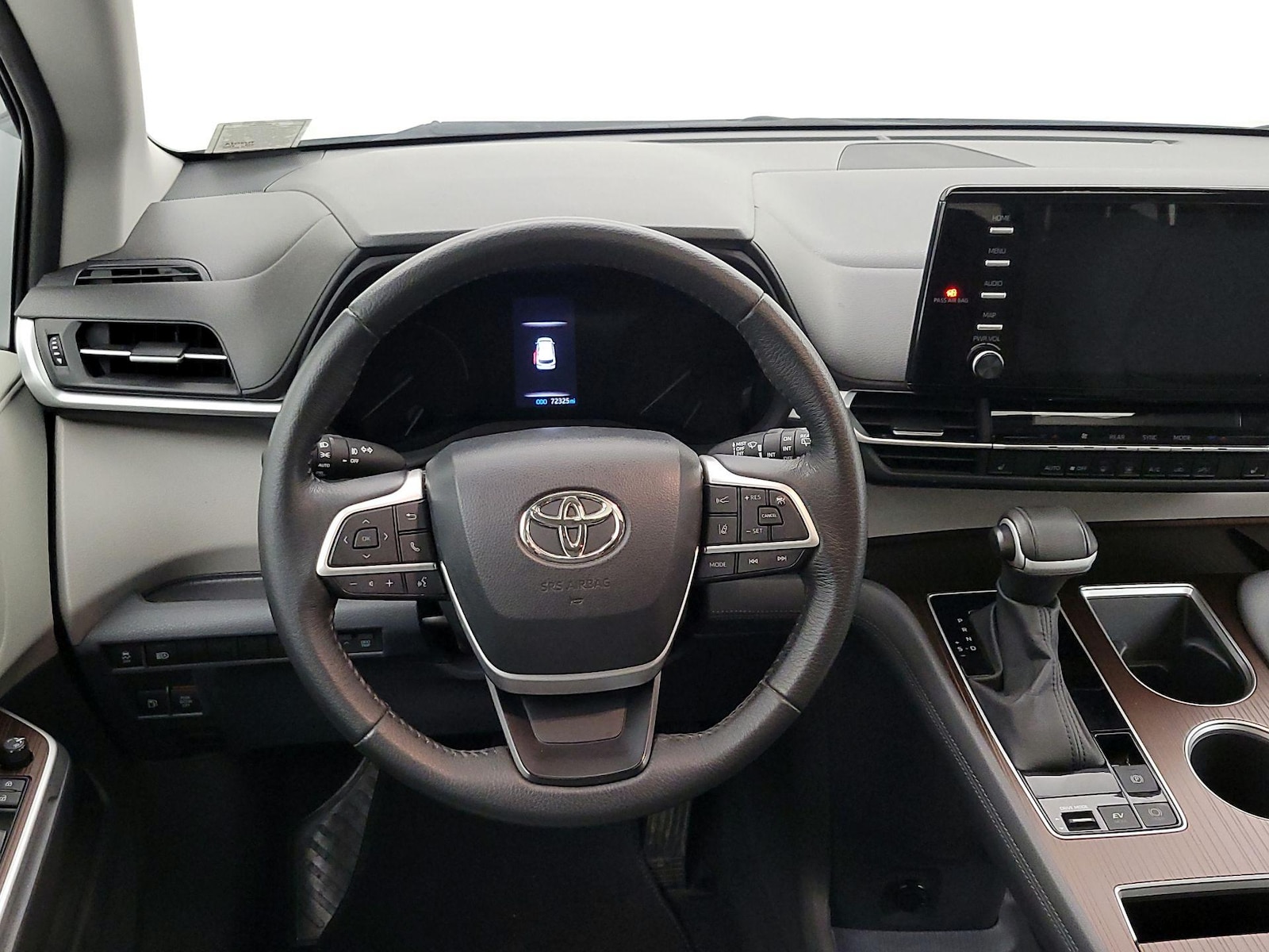 2023 Toyota Sienna XLE - Photo 11