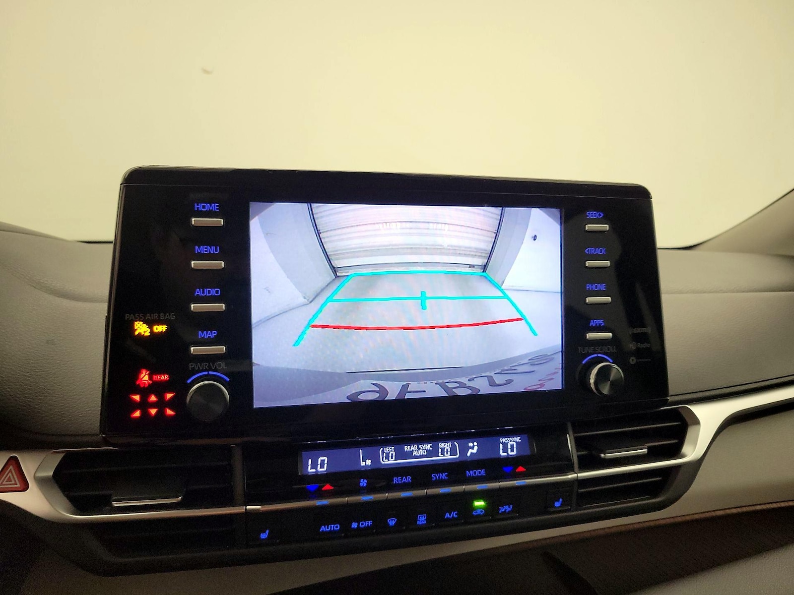2023 Toyota Sienna XLE - Photo 14