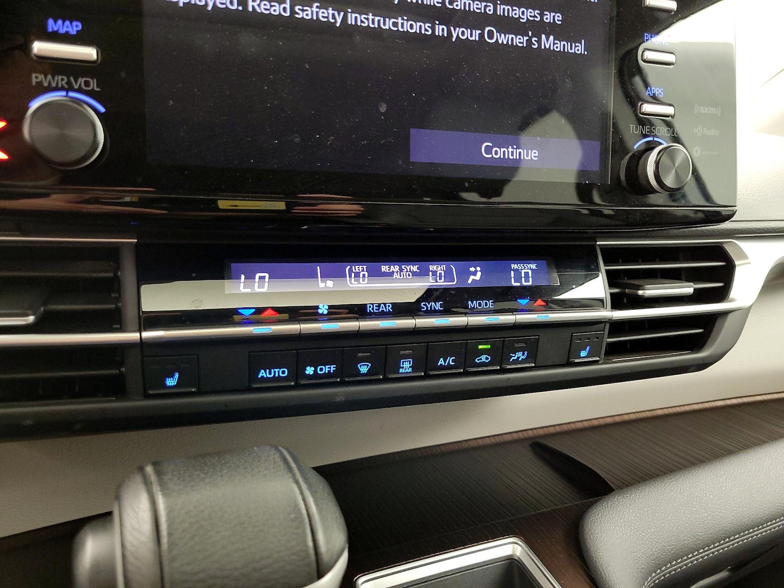 2023 Toyota Sienna XLE - Photo 16