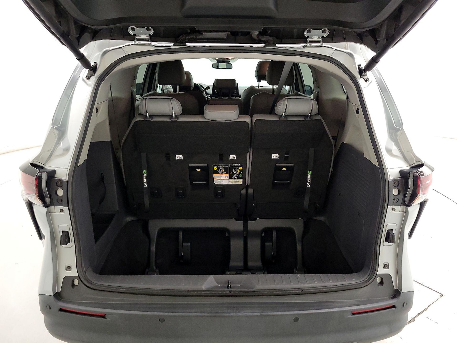 2023 Toyota Sienna XLE - Photo 21