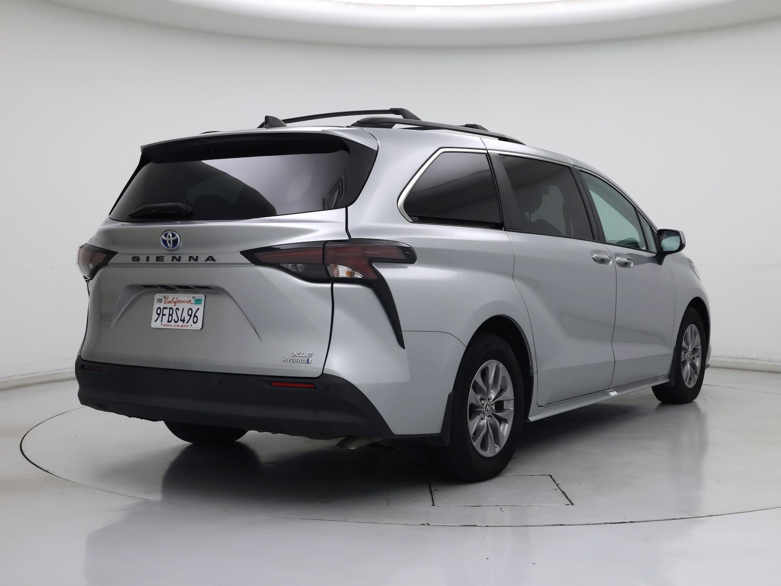2023 Toyota Sienna XLE - Photo 9