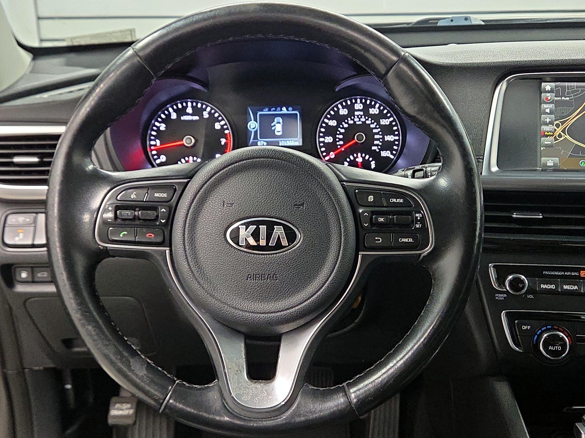 Thumbnail: 2016 Kia Optima - 10