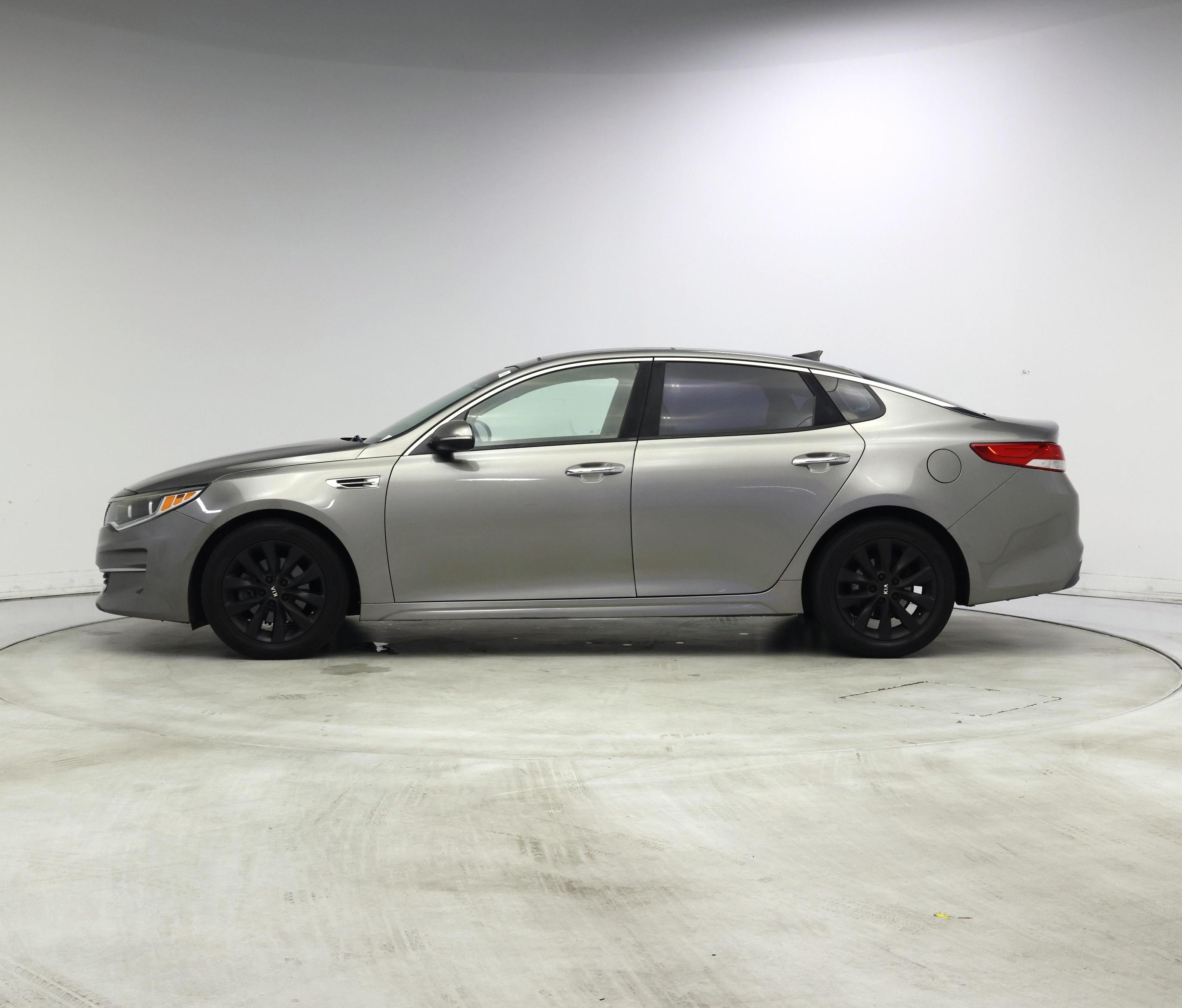 Thumbnail: 2016 Kia Optima - 3
