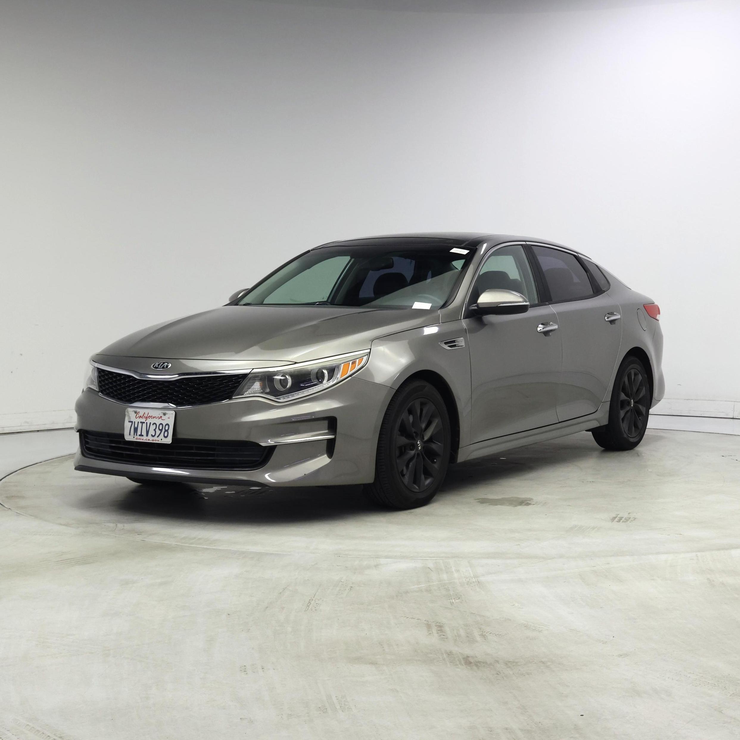 Thumbnail: 2016 Kia Optima - 4