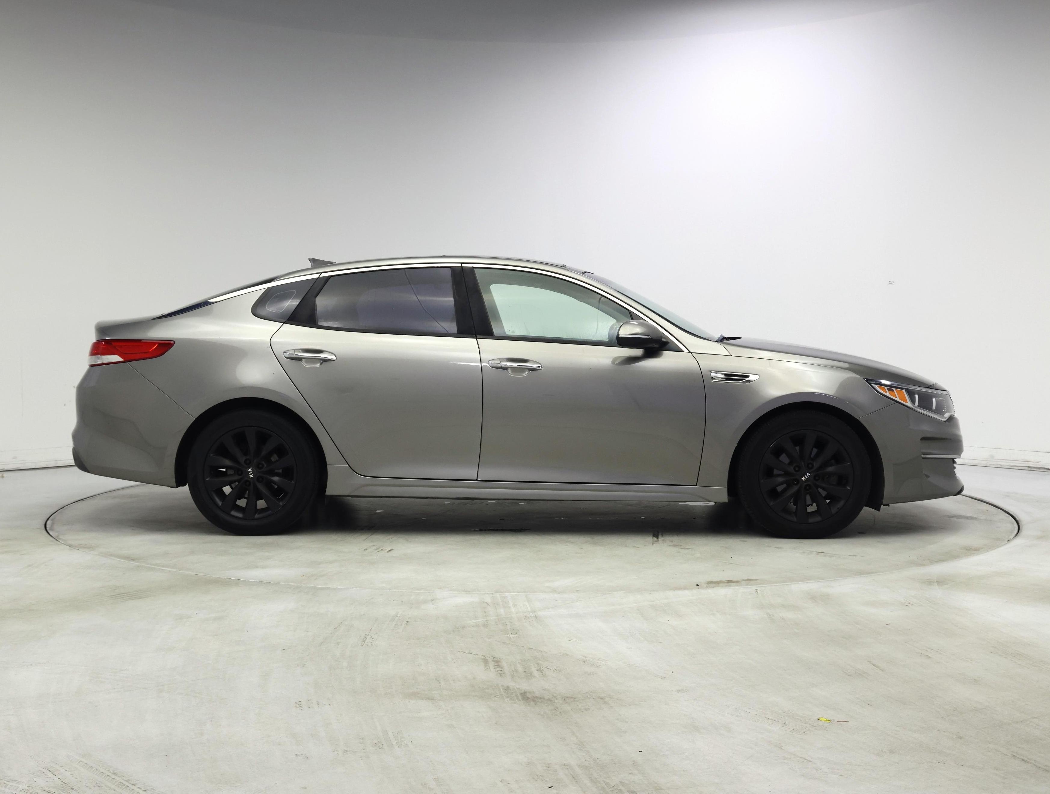 Thumbnail: 2016 Kia Optima - 7