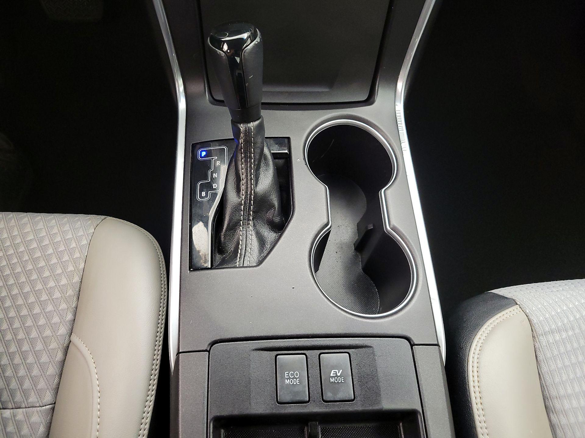 Thumbnail: 2015 Toyota Camry - 17