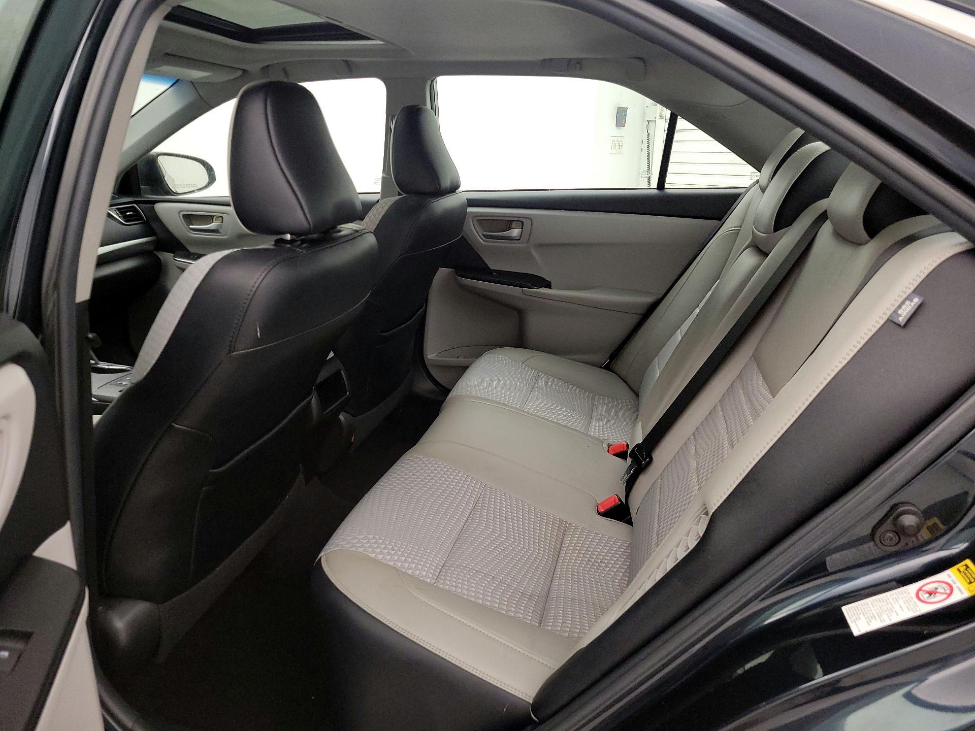 Thumbnail: 2015 Toyota Camry - 20