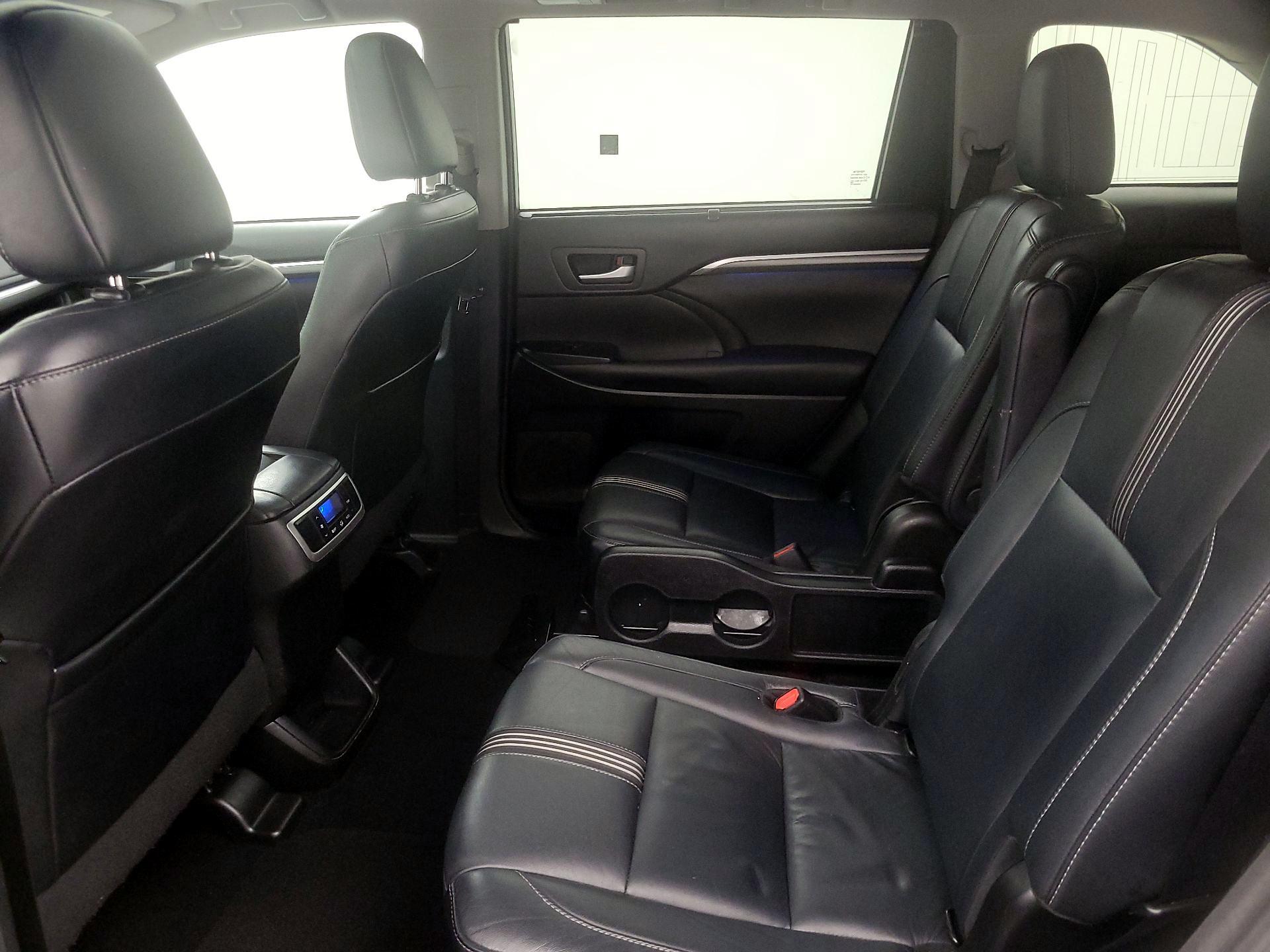 Thumbnail: 2017 Toyota Highlander - 20
