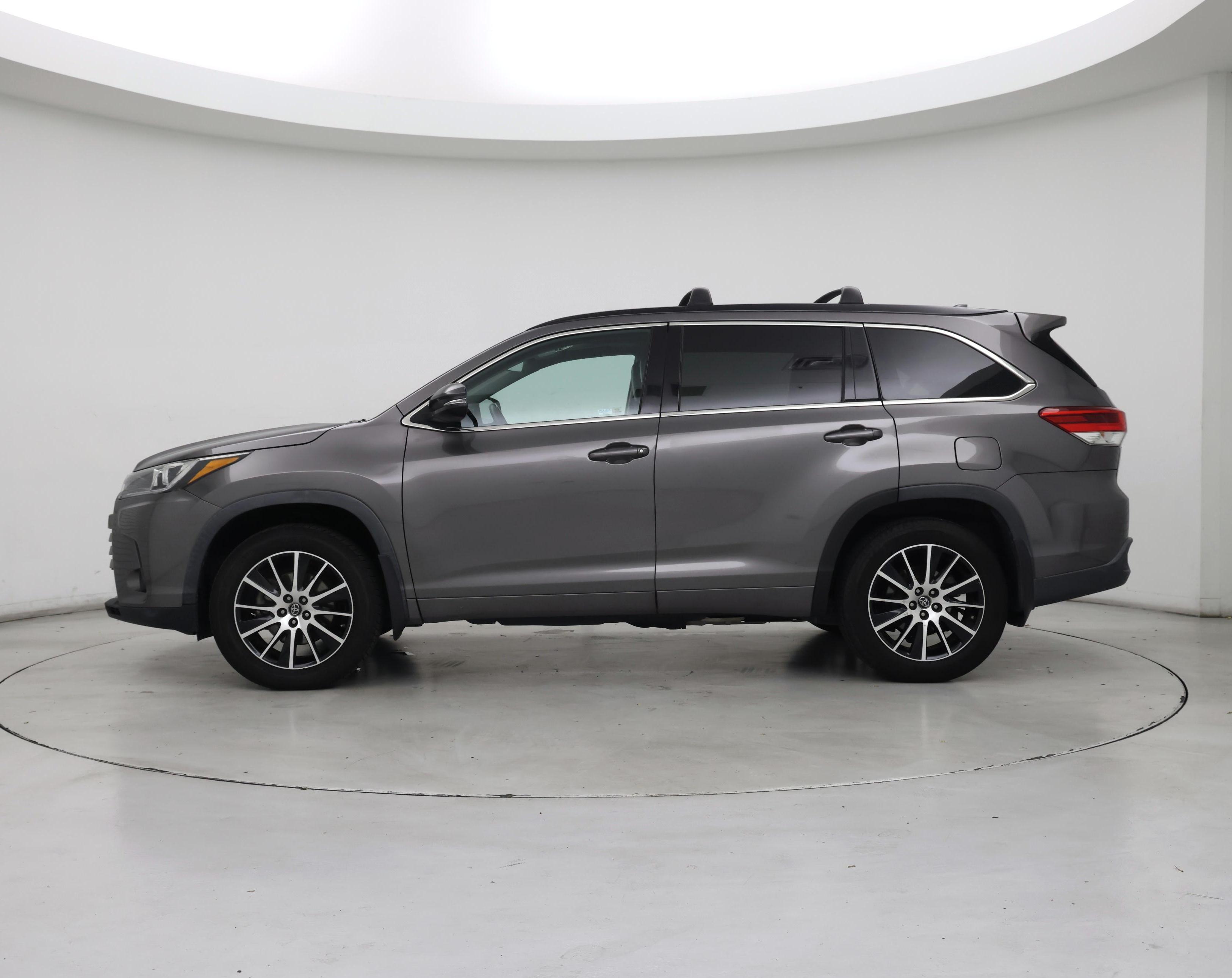 Thumbnail: 2017 Toyota Highlander - 3