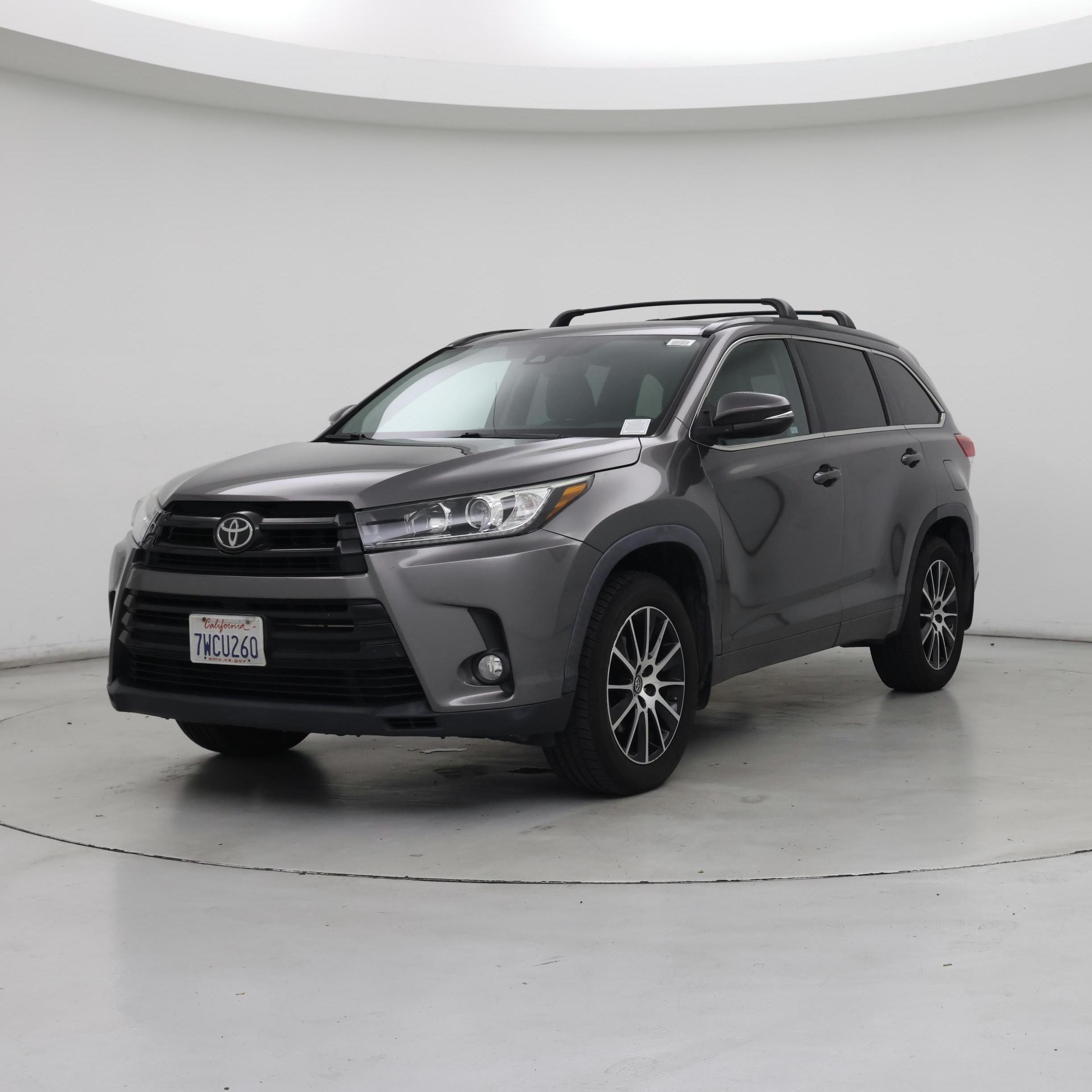 Thumbnail: 2017 Toyota Highlander - 4