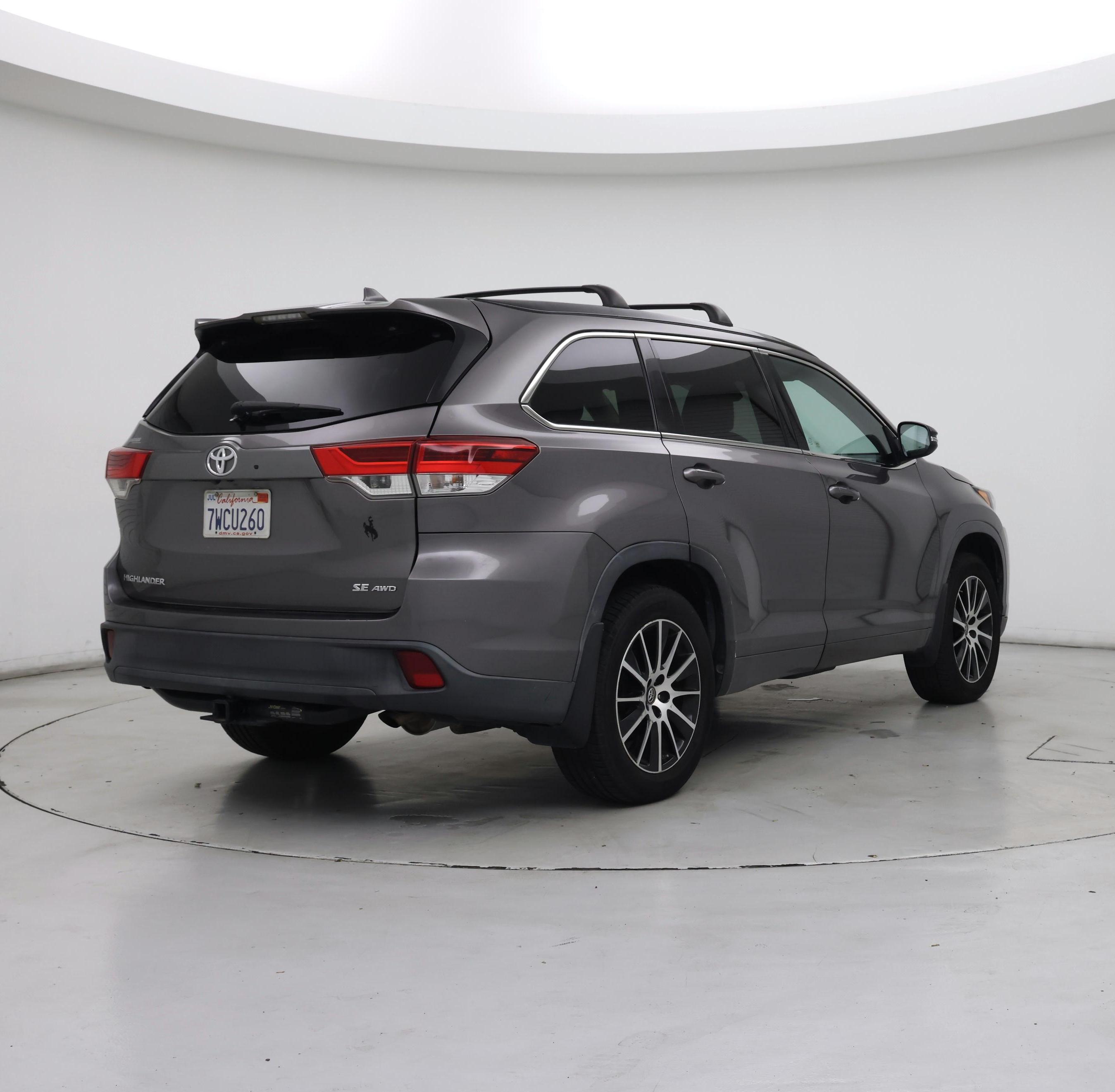 Thumbnail: 2017 Toyota Highlander - 8