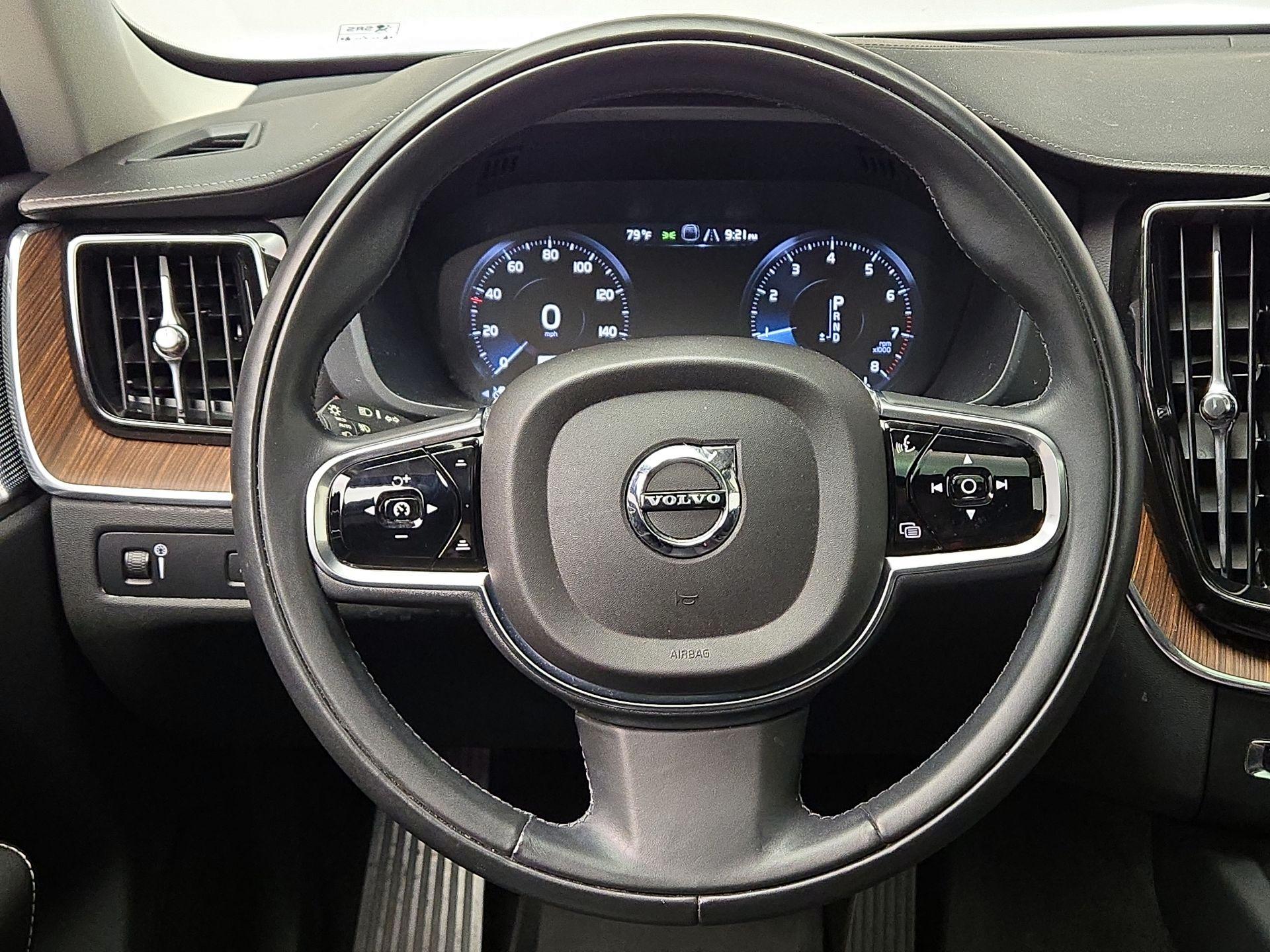 Thumbnail: 2019 Volvo XC60 - 10