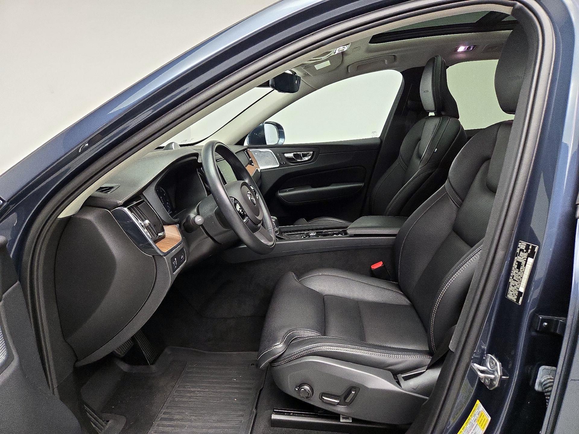 Thumbnail: 2019 Volvo XC60 - 11