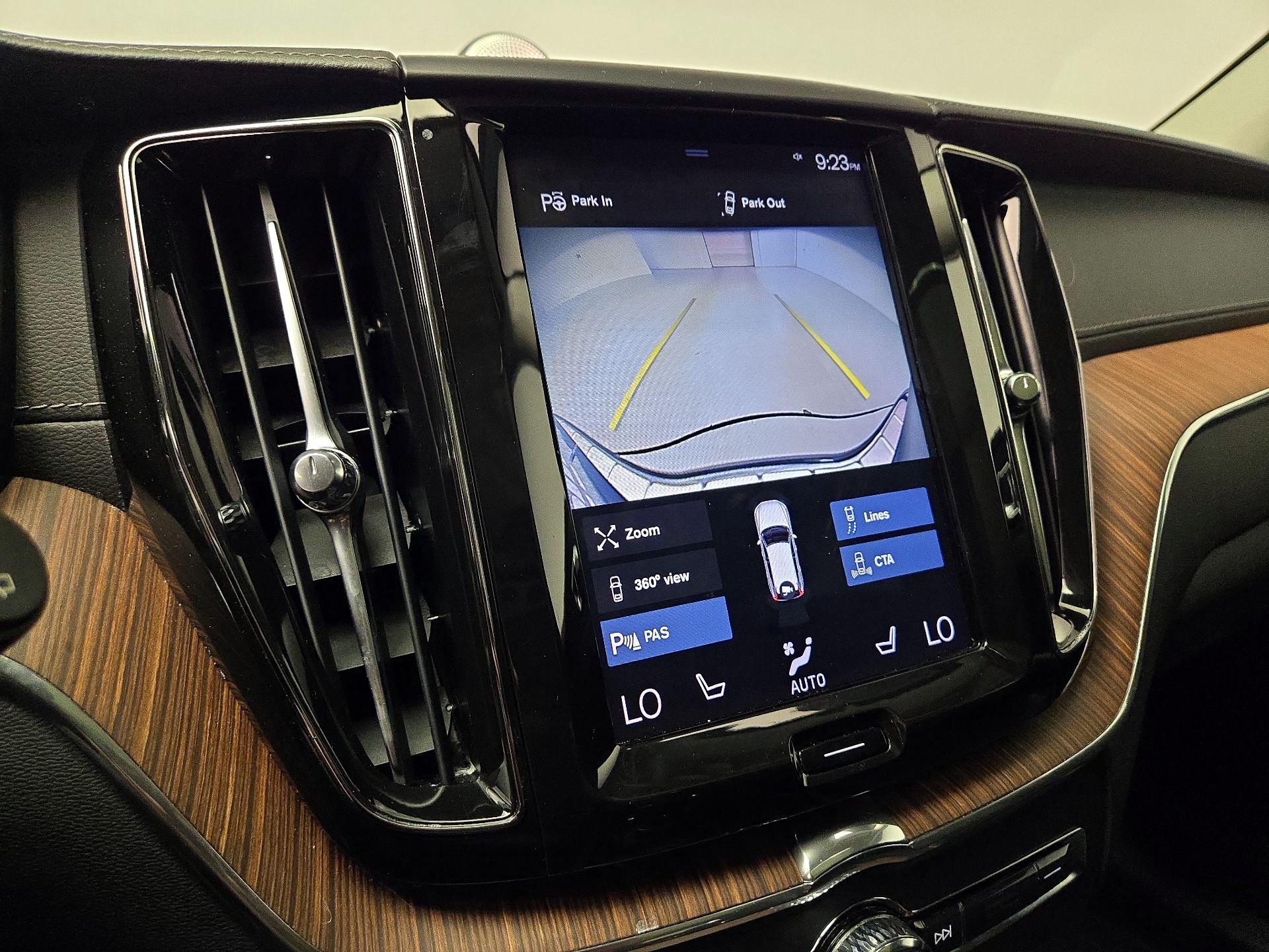Thumbnail: 2019 Volvo XC60 - 15