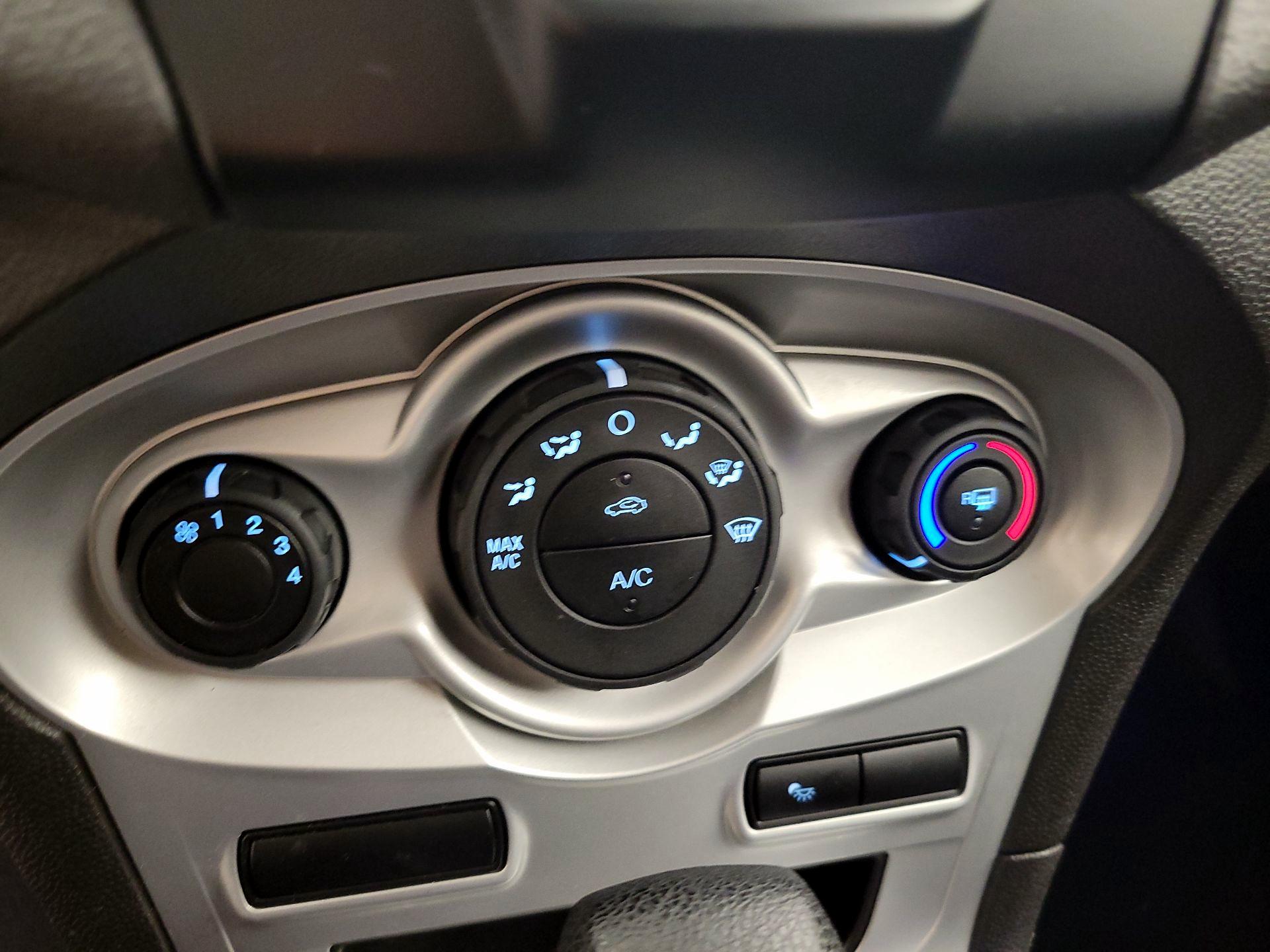 Thumbnail: 2018 Ford Fiesta - 15