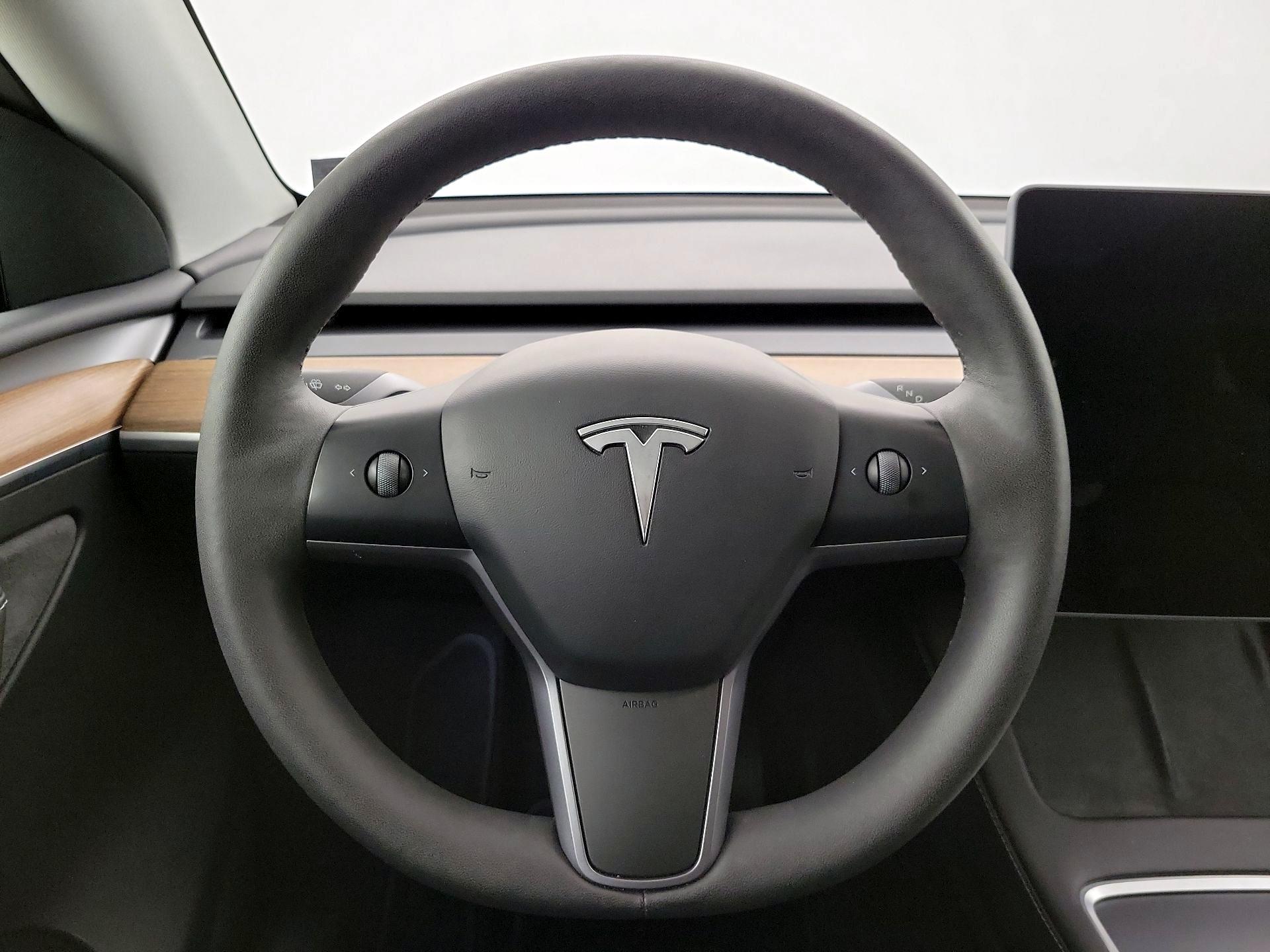 Thumbnail: 2023 Tesla Model Y - 10