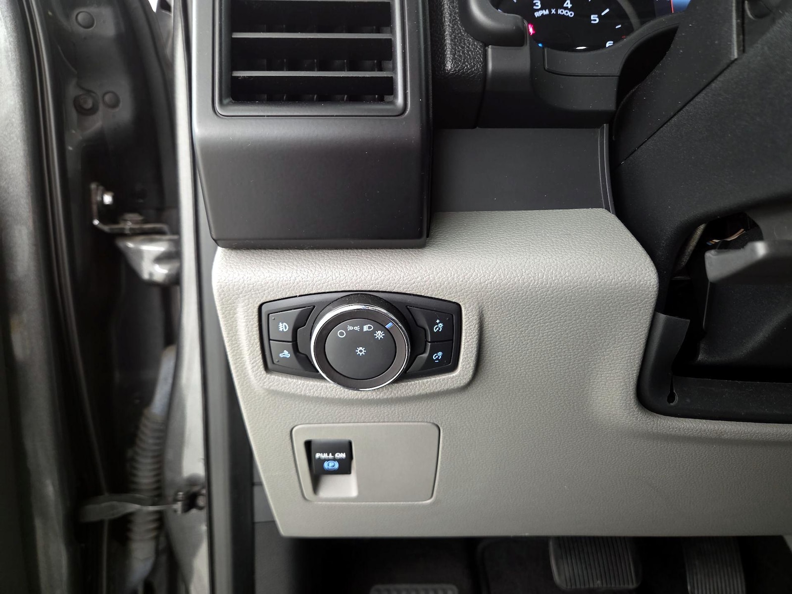 2019 Ford F-150 XL - Photo 14