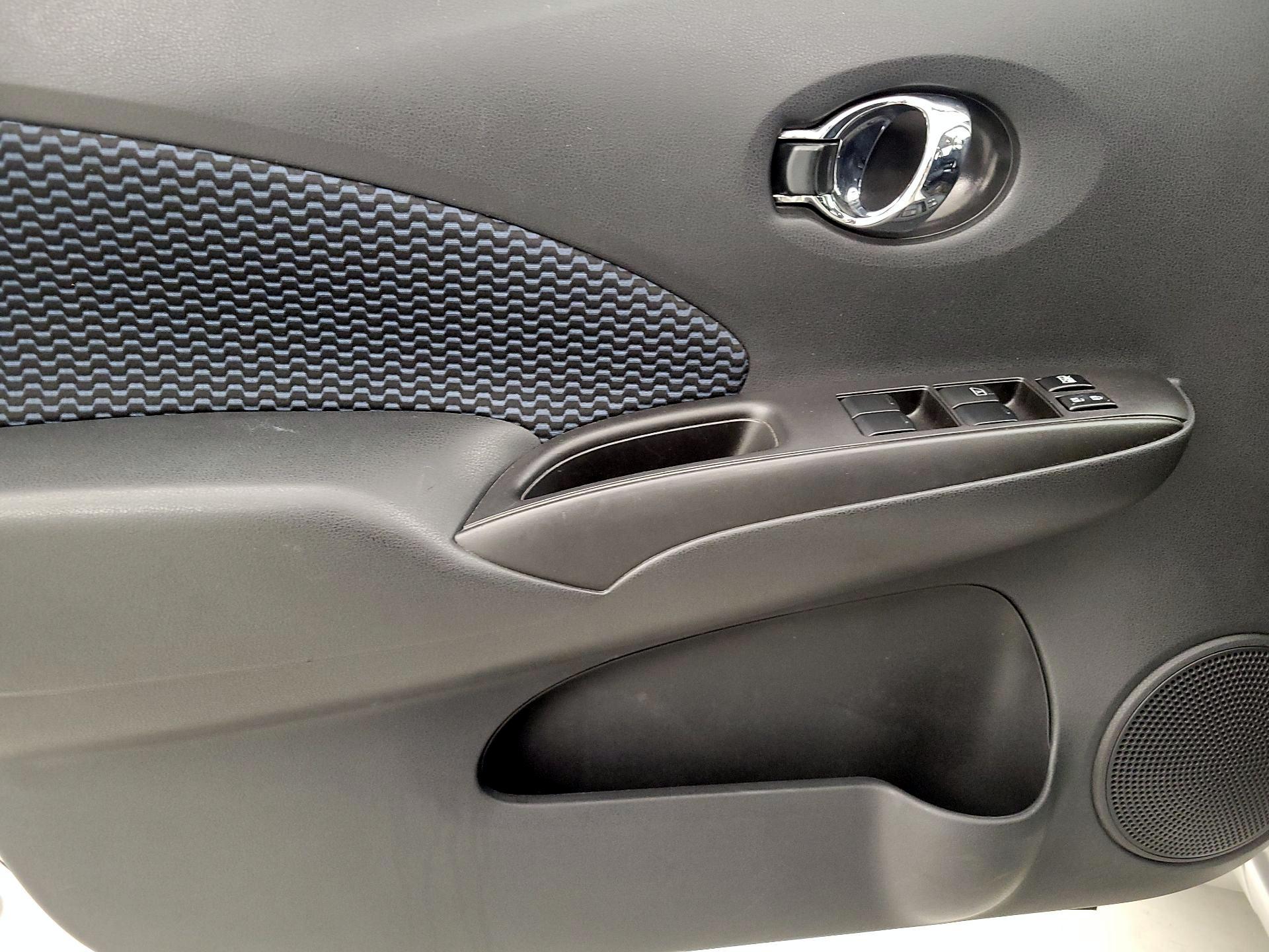 Thumbnail: 2016 Nissan Versa Note - 12