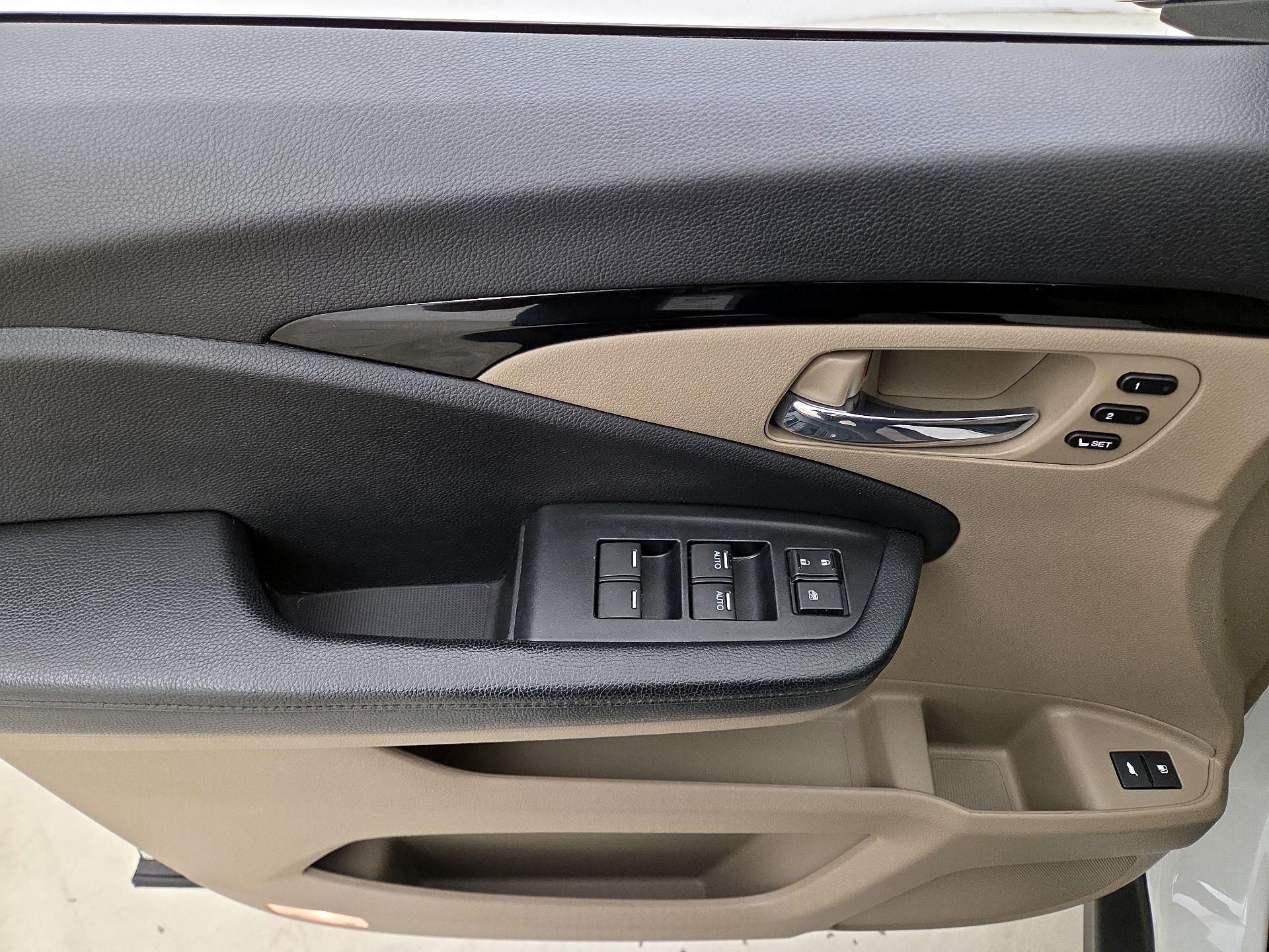 Thumbnail: 2020 Honda Pilot - 12