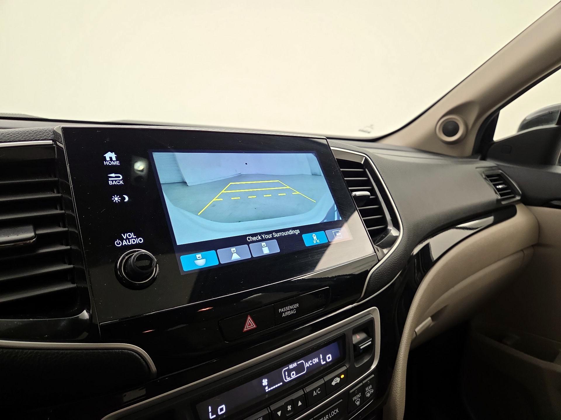 Thumbnail: 2020 Honda Pilot - 14