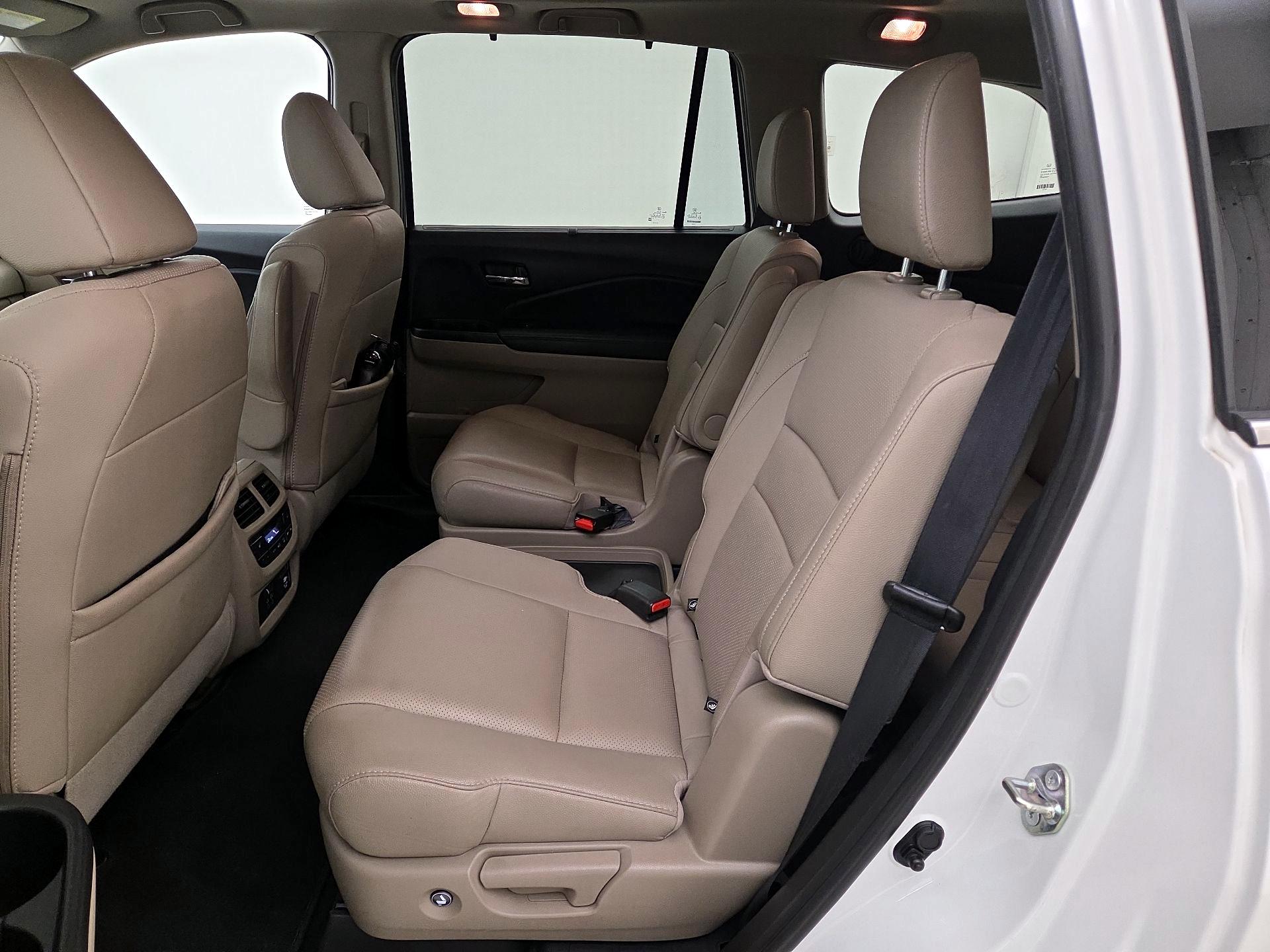 Thumbnail: 2020 Honda Pilot - 20