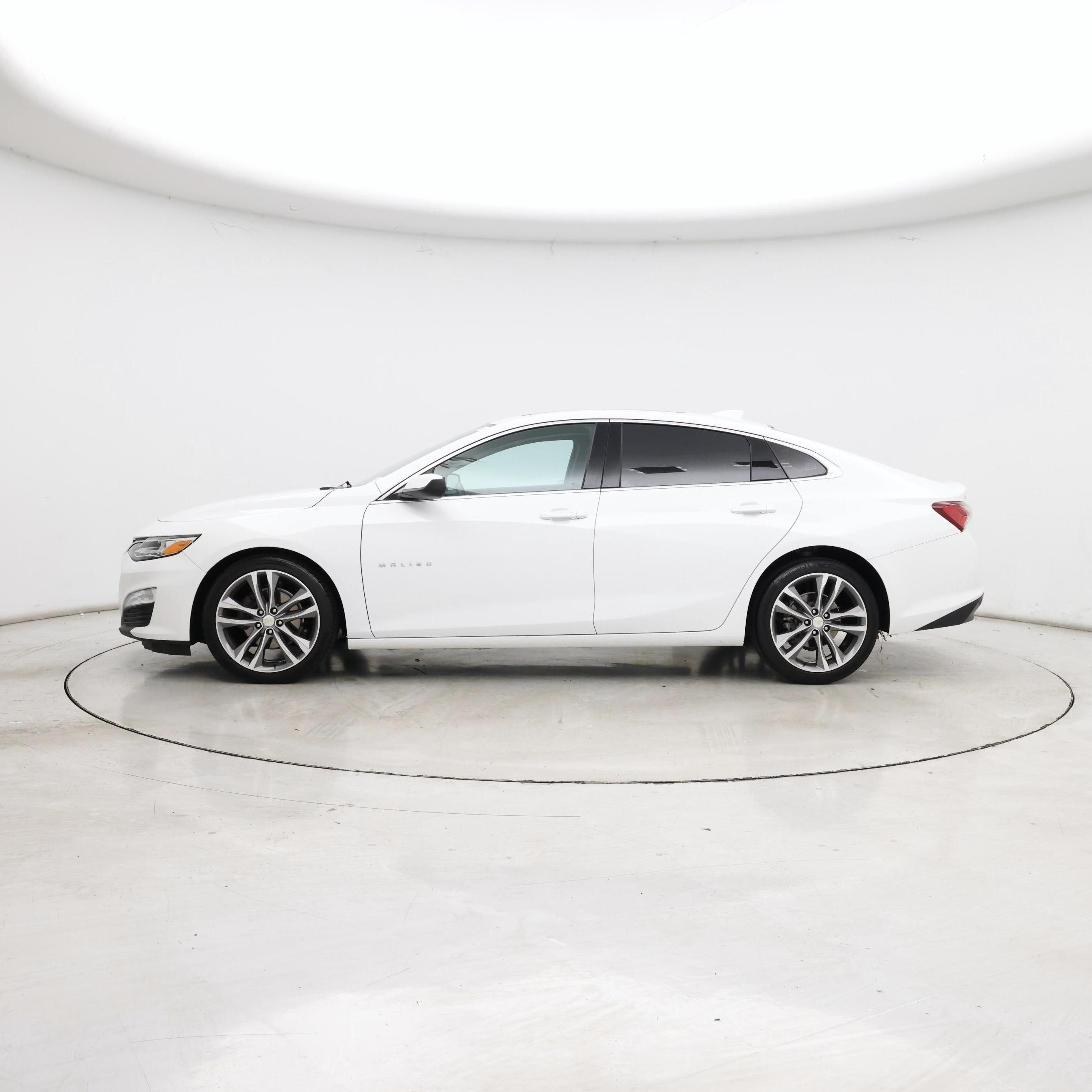 Thumbnail: 2023 Chevrolet Malibu - 3
