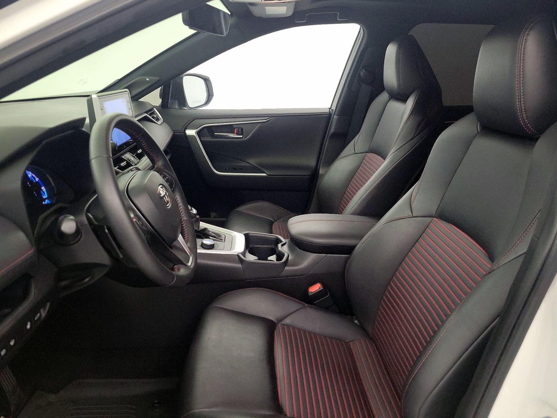 Thumbnail: 2021 Toyota RAV4 - 11