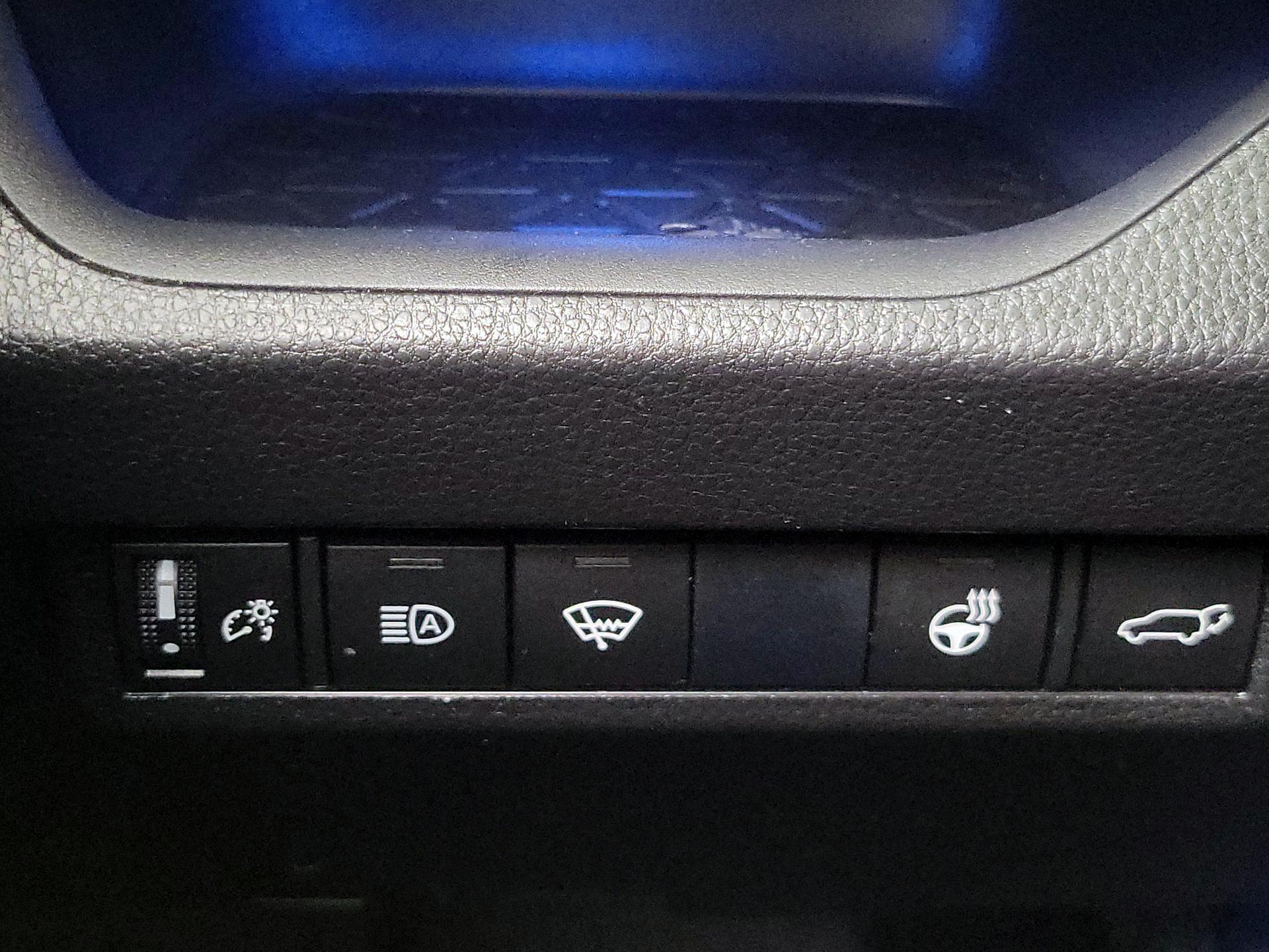 Thumbnail: 2021 Toyota RAV4 - 13