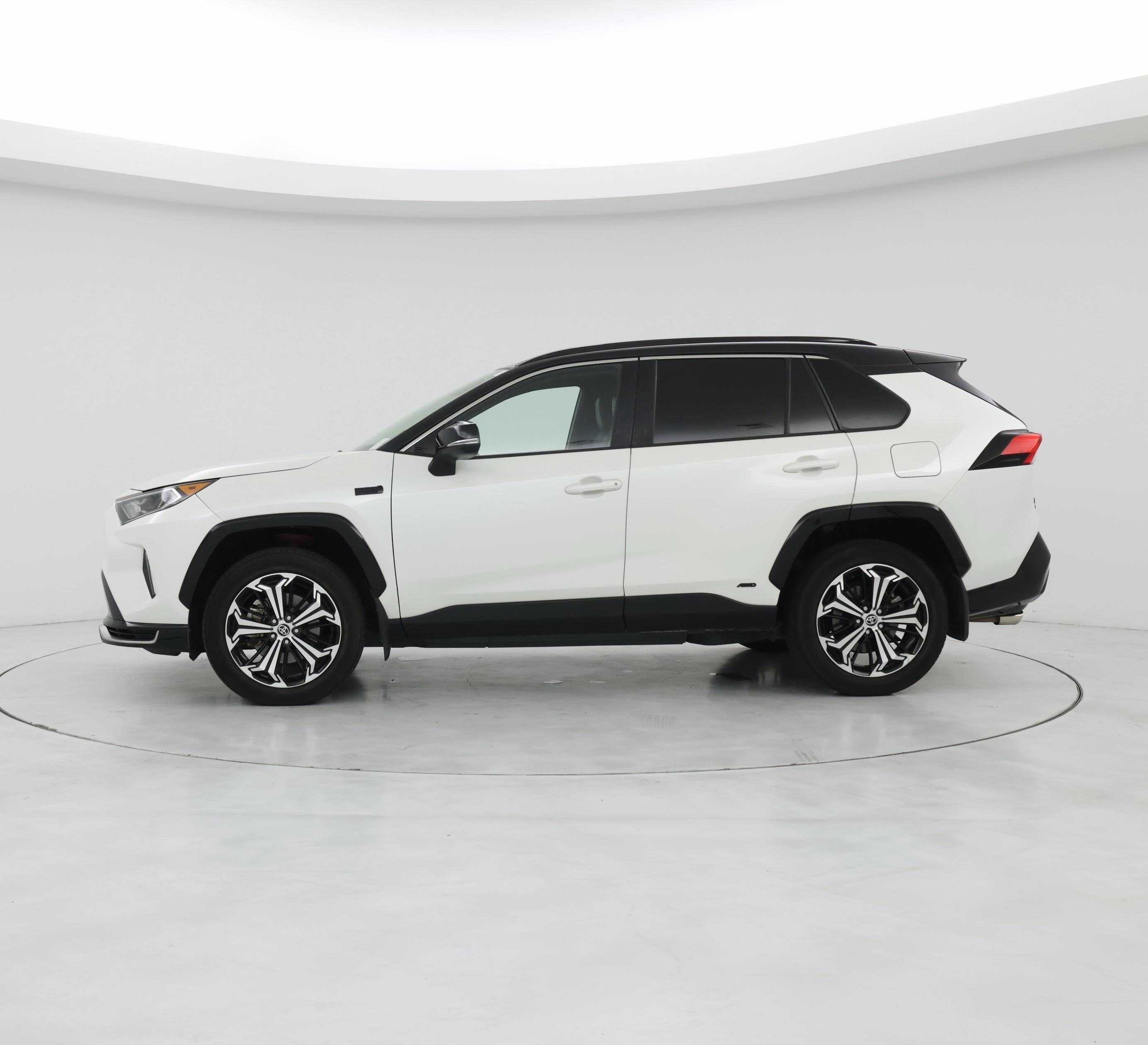 Thumbnail: 2021 Toyota RAV4 - 3