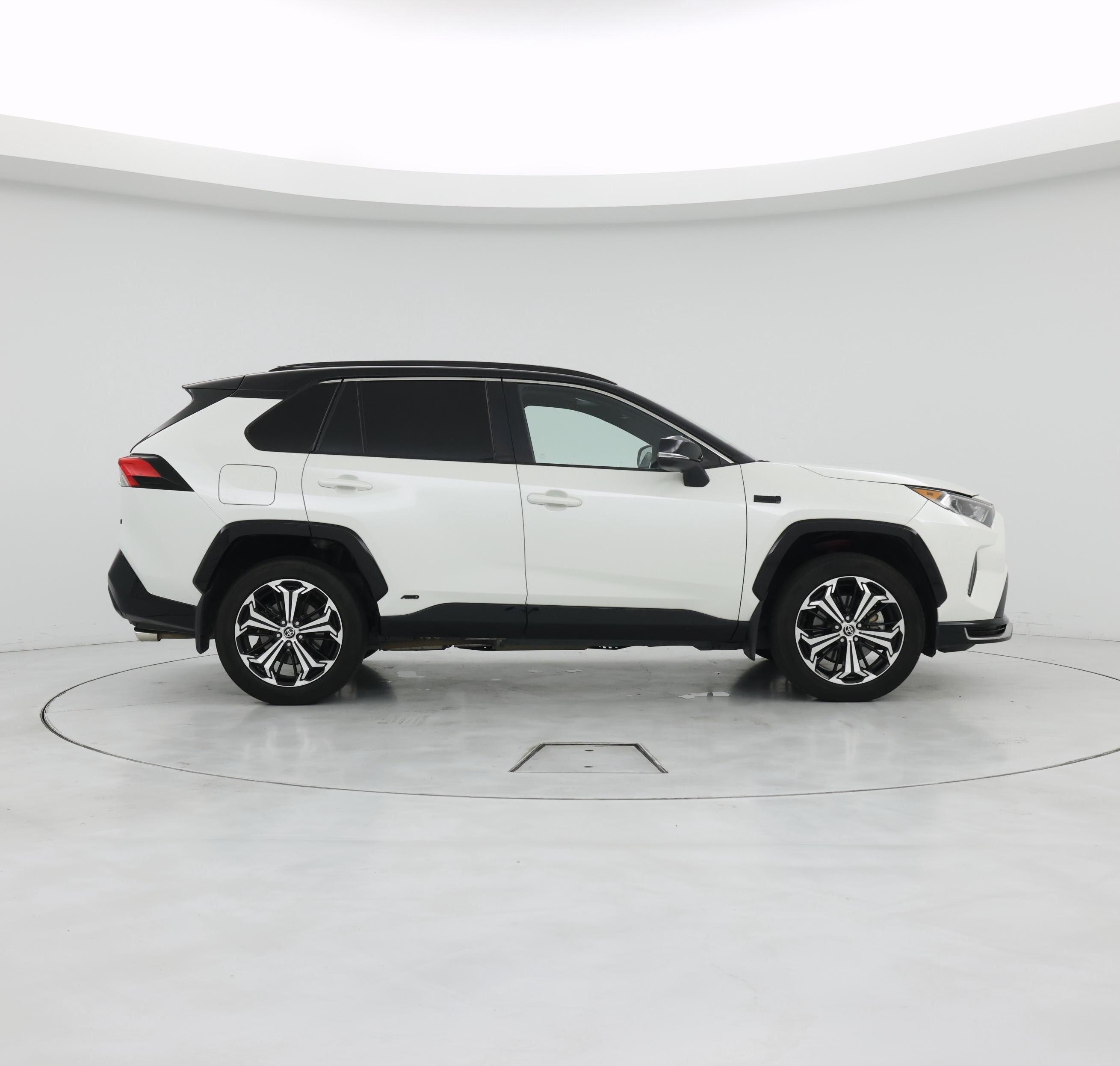 Thumbnail: 2021 Toyota RAV4 - 7