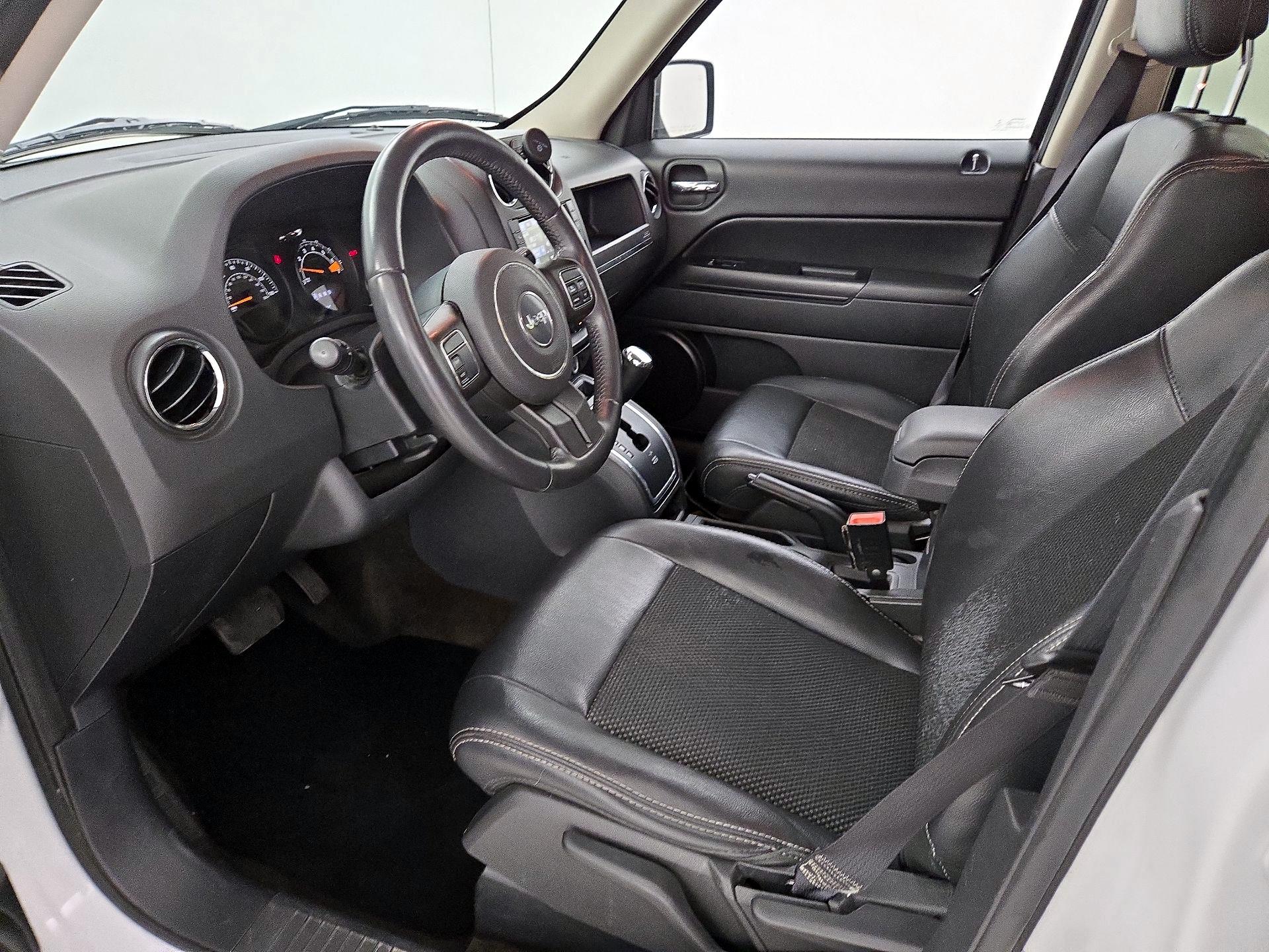 Thumbnail: 2016 Jeep Patriot - 11