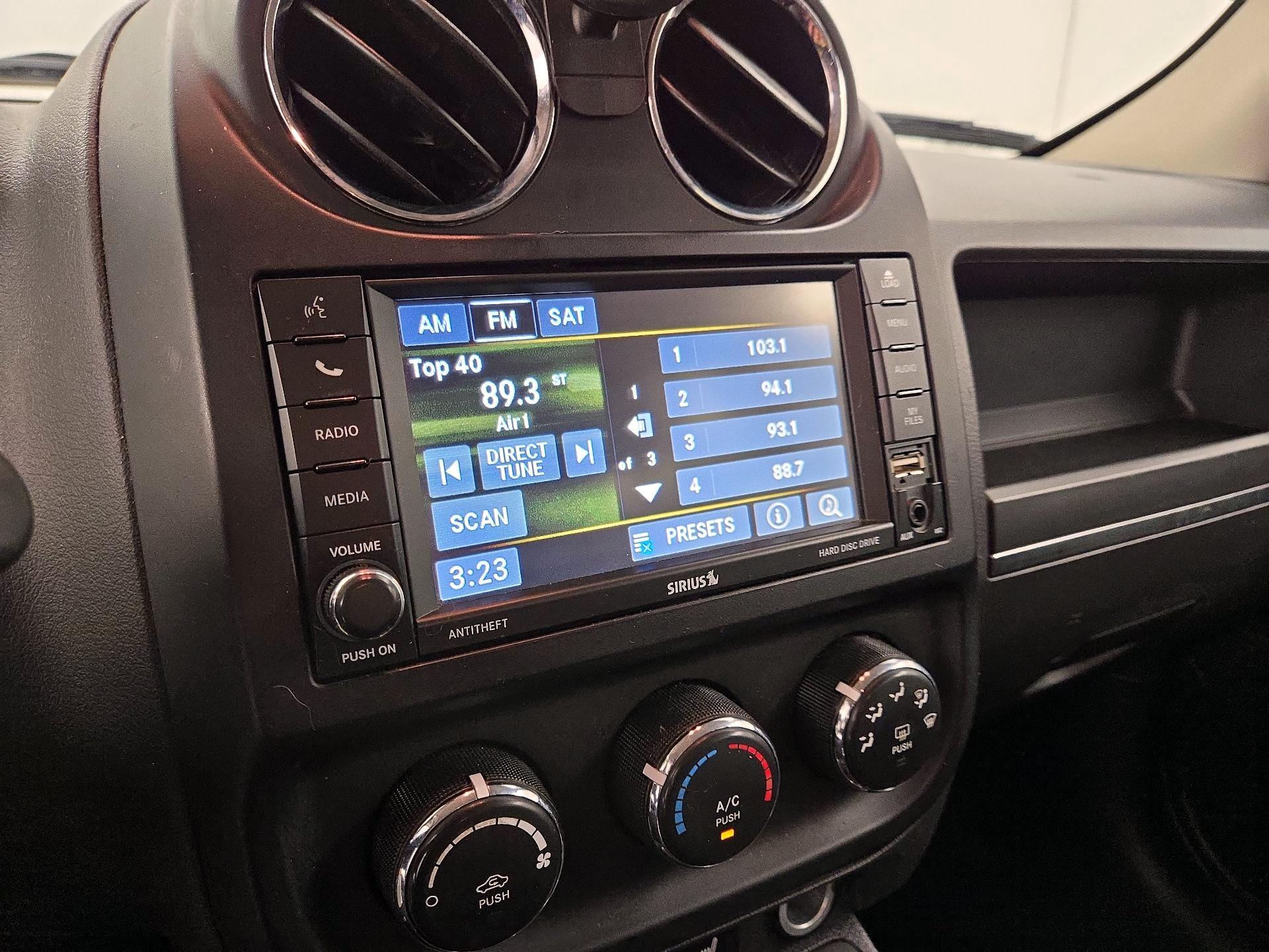 Thumbnail: 2016 Jeep Patriot - 14