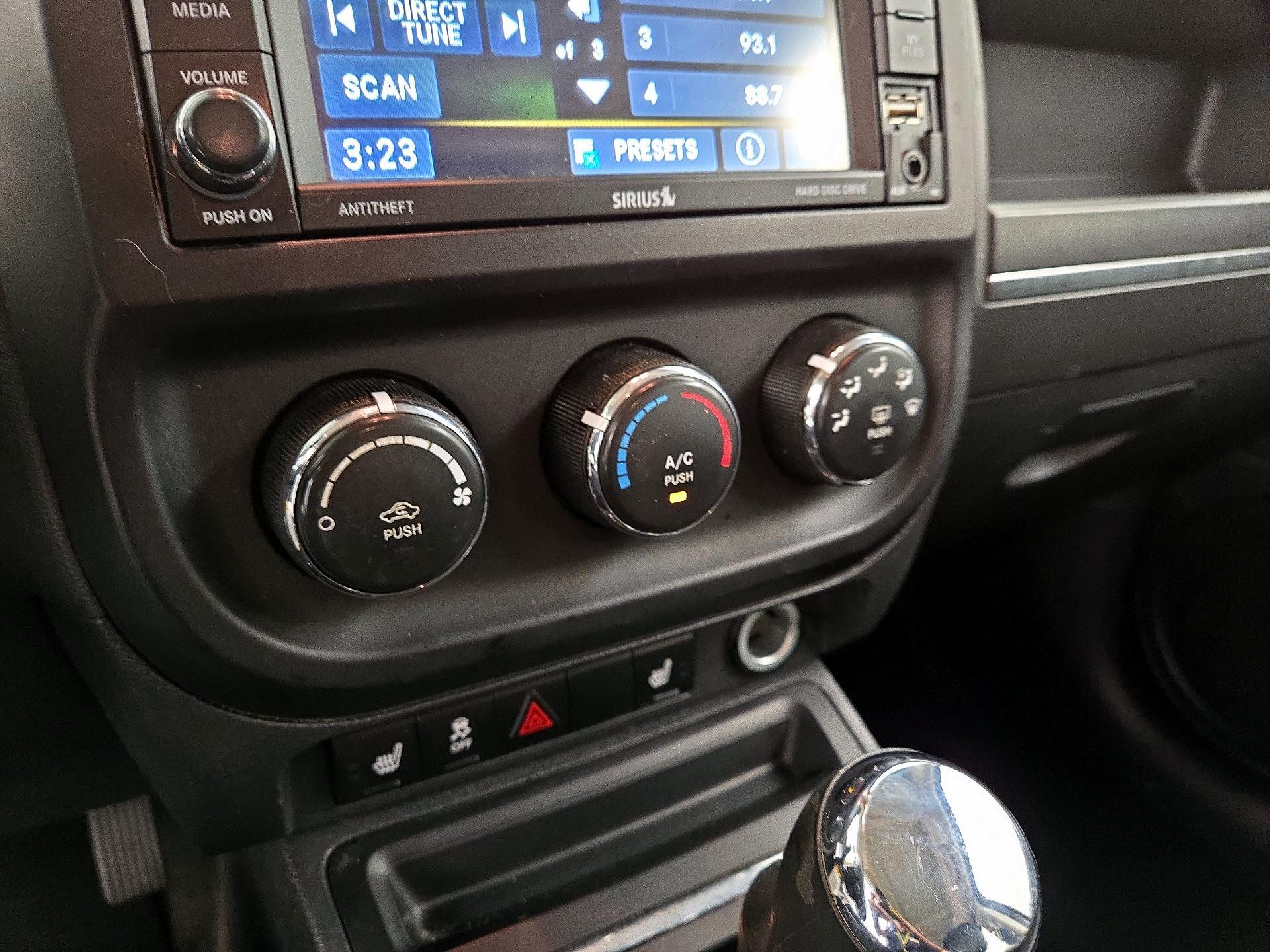 Thumbnail: 2016 Jeep Patriot - 15