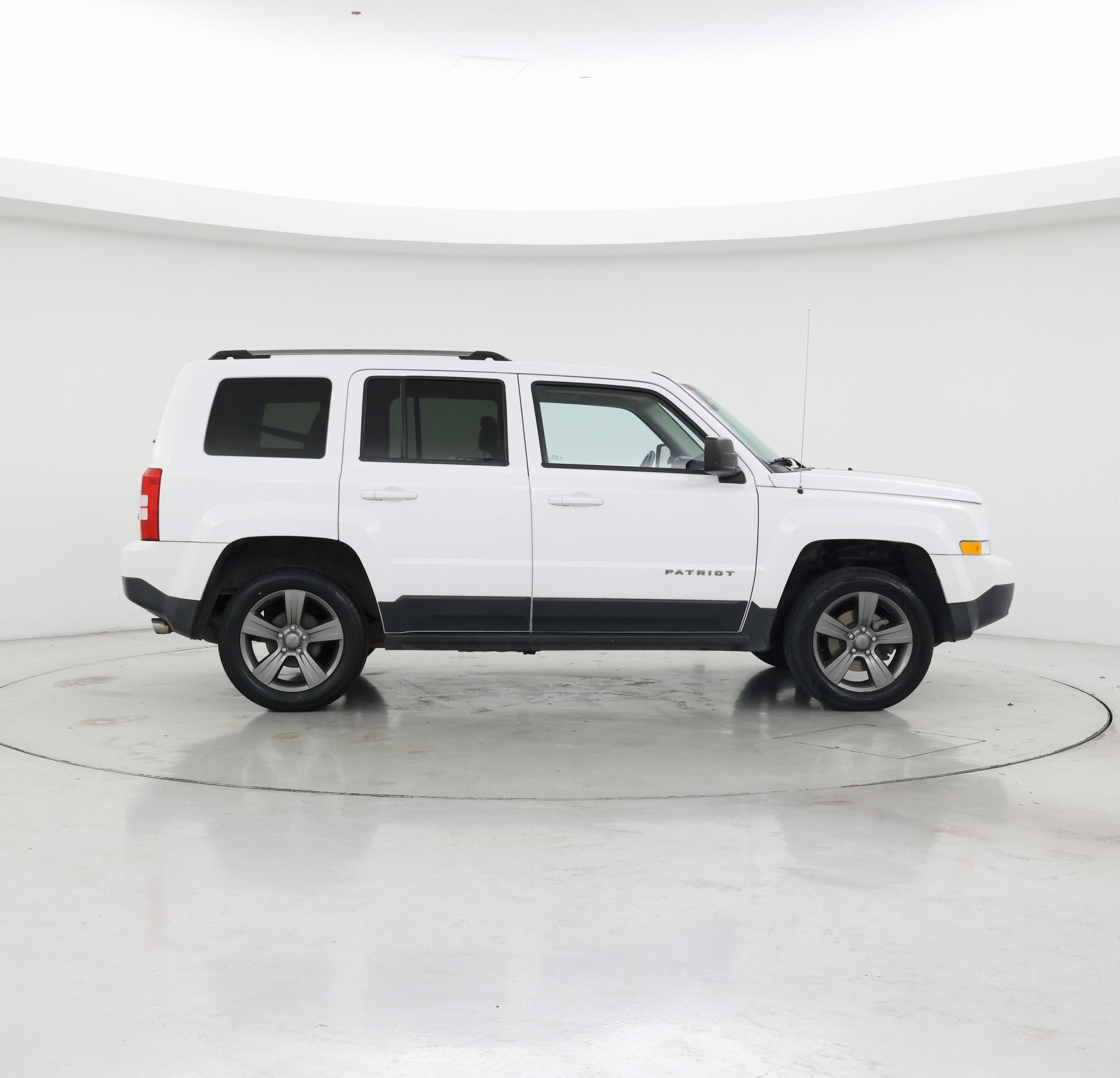 Thumbnail: 2016 Jeep Patriot - 7