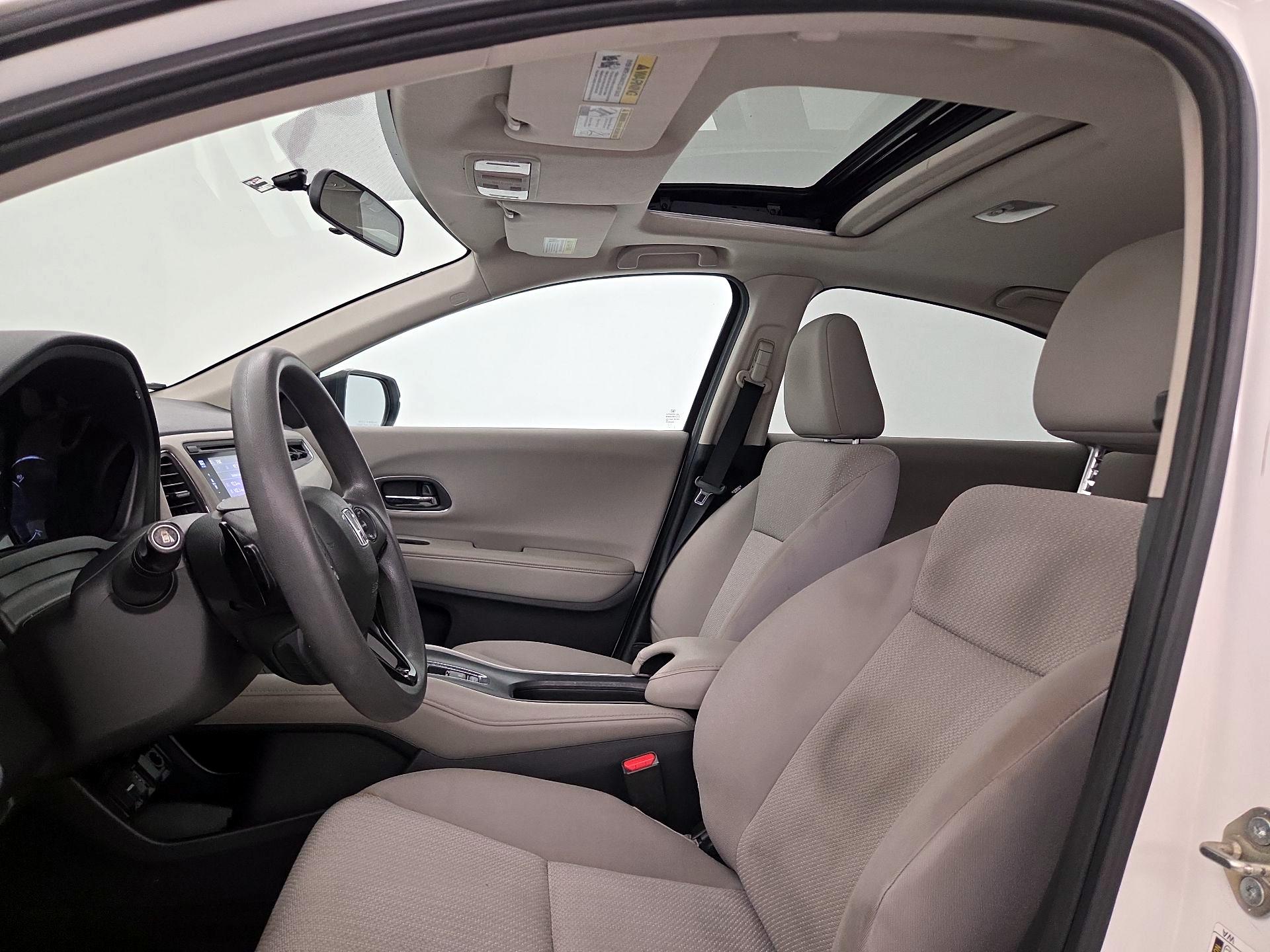 Thumbnail: 2016 Honda HR-V - 18