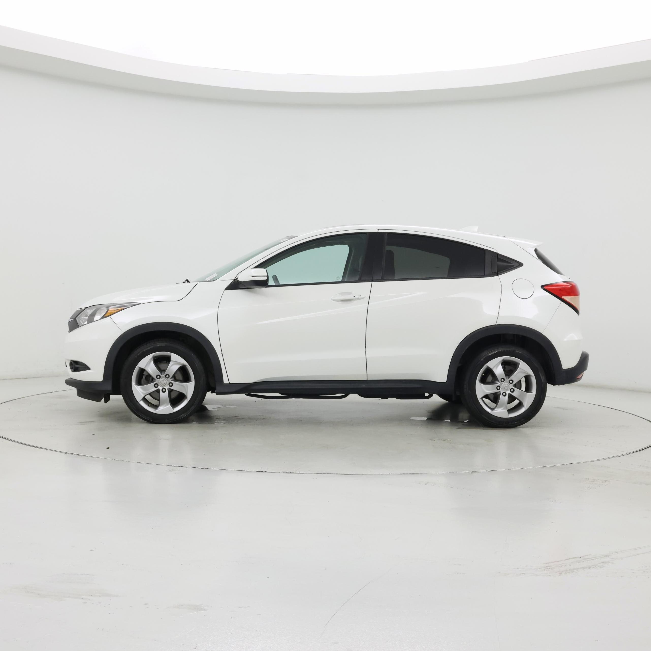 Thumbnail: 2016 Honda HR-V - 3