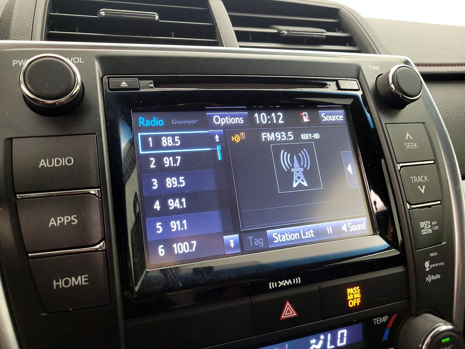 2017 Toyota Camry SE - Photo 17