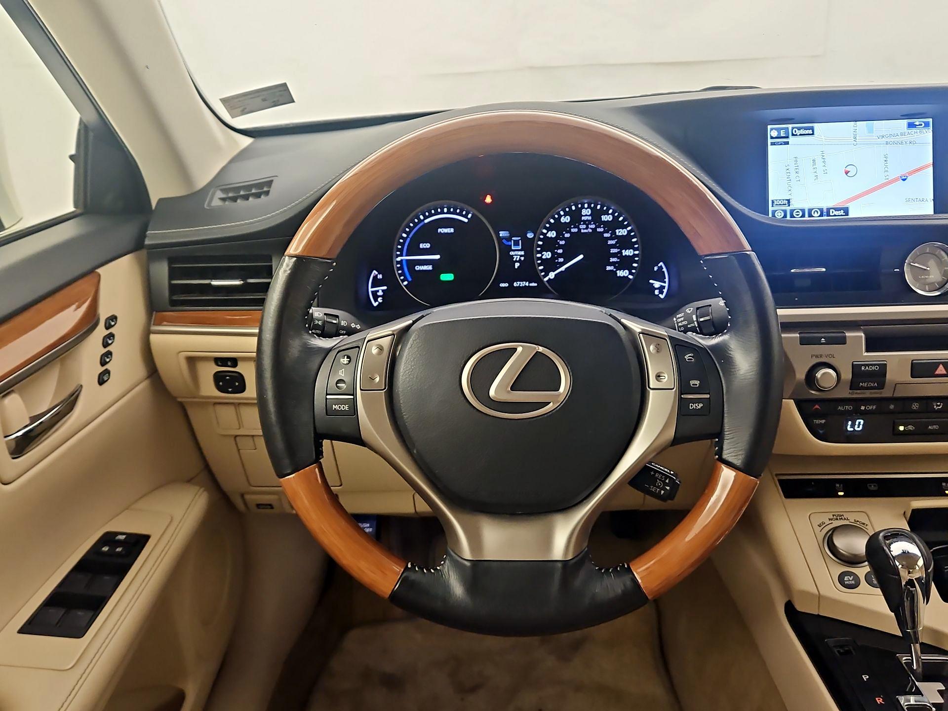 Thumbnail: 2015 Lexus ES - 10